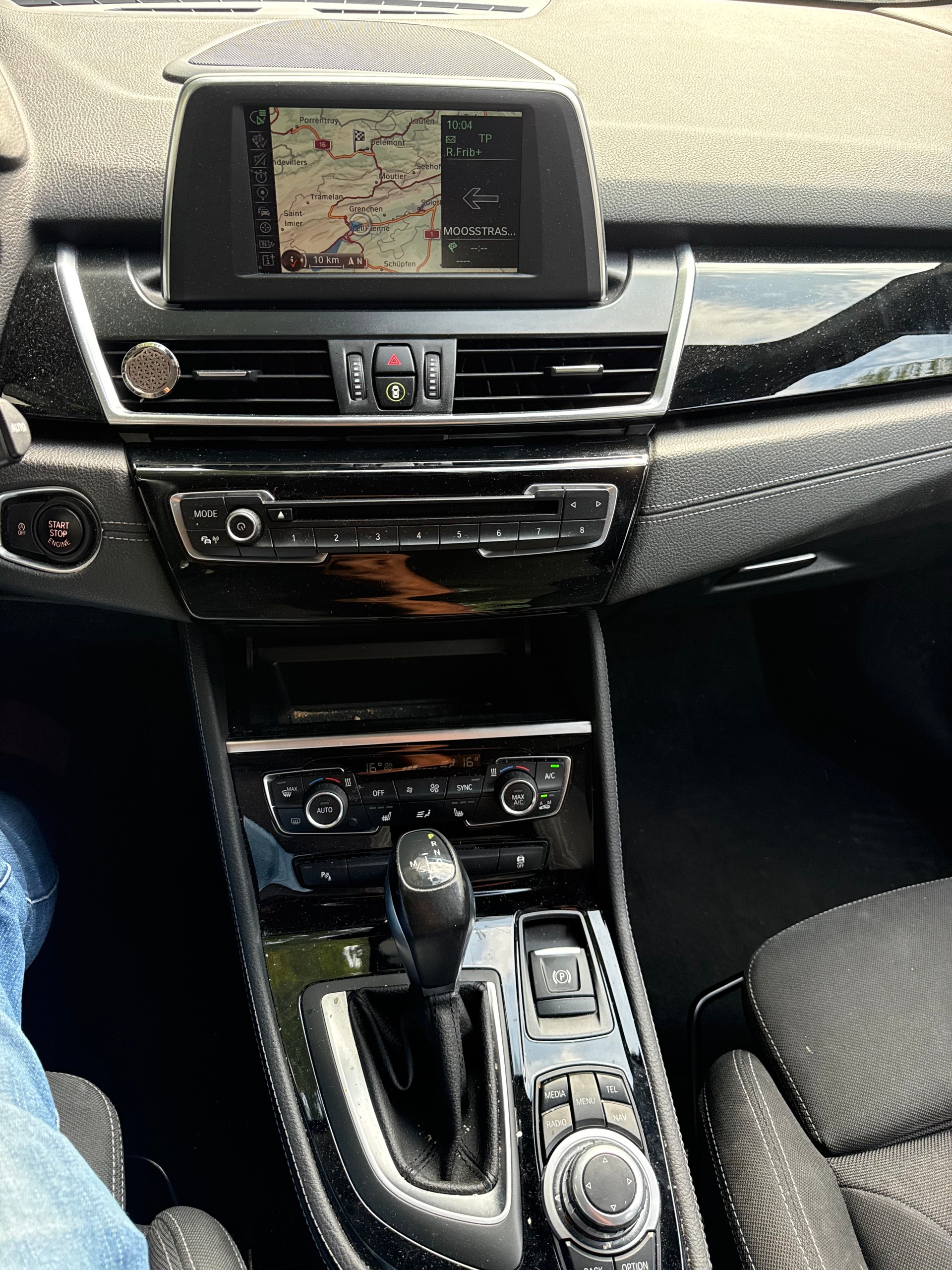 BMW 220i Active Tourer Sport Line Steptronic-image-10
