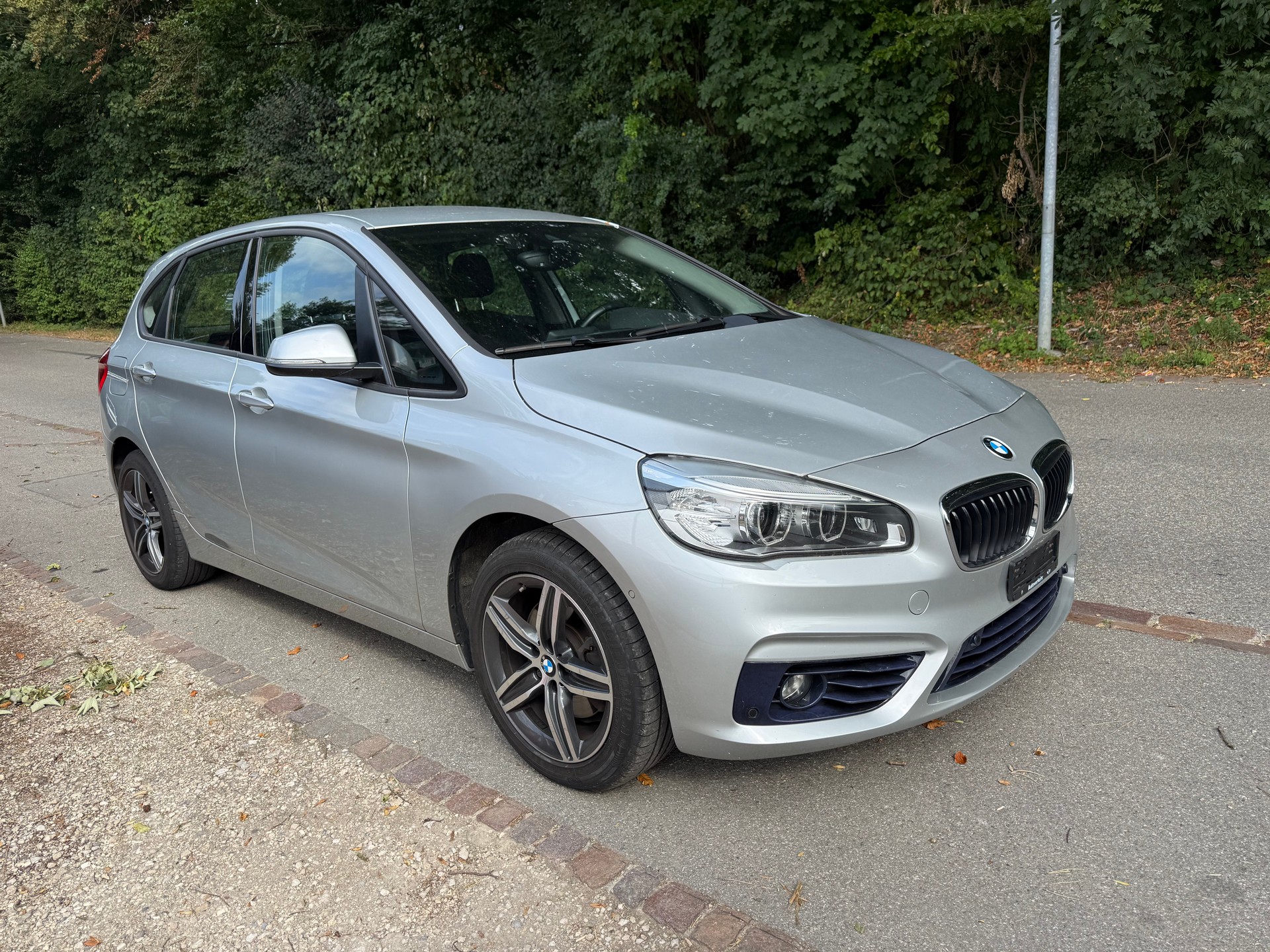 BMW 220i Active Tourer Sport Line Steptronic-image-1
