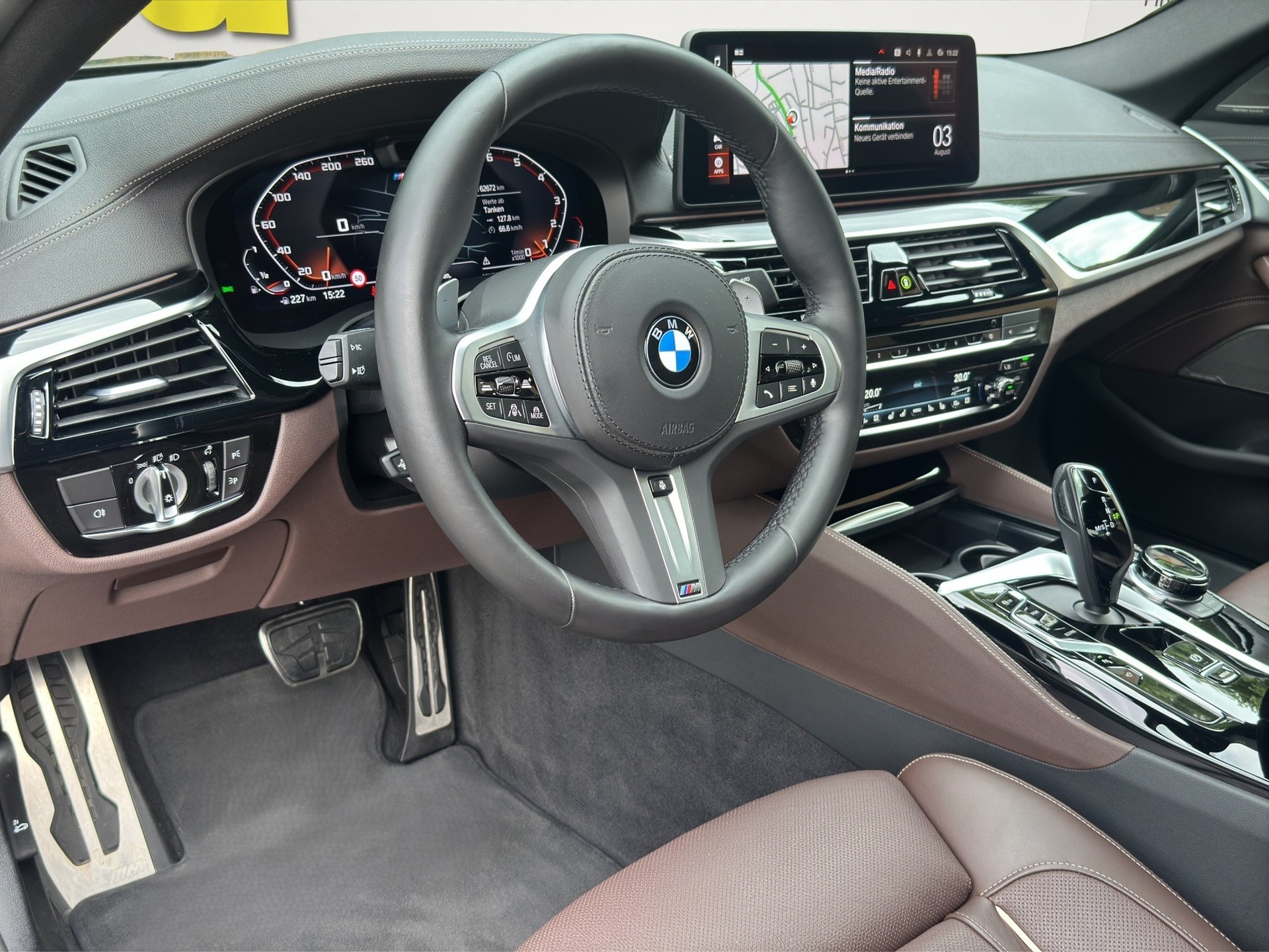 BMW M550i xDrive FACLIFT Exclusiv AHK / Standheizung / ACC-image-10