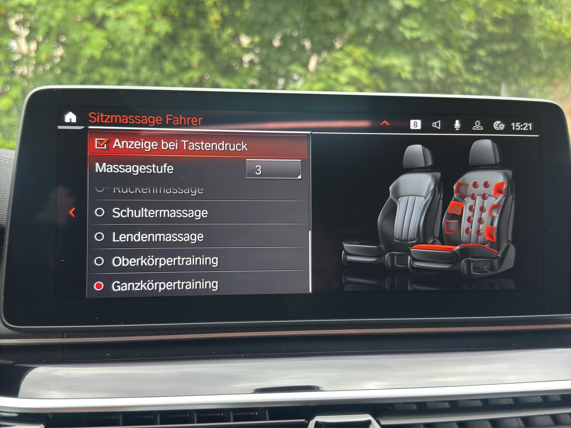 BMW M550i xDrive FACLIFT Exclusiv AHK / Standheizung / ACC-image-19