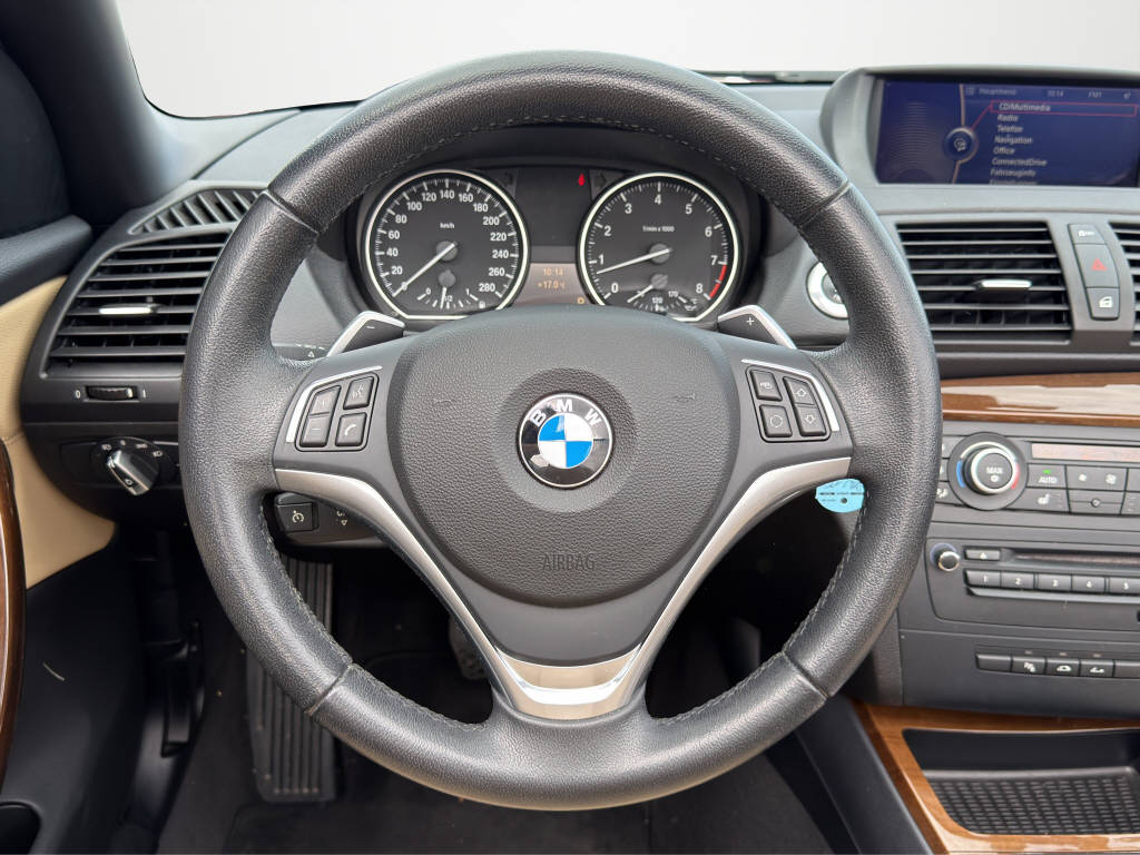 BMW 135i Cabrio-image-9