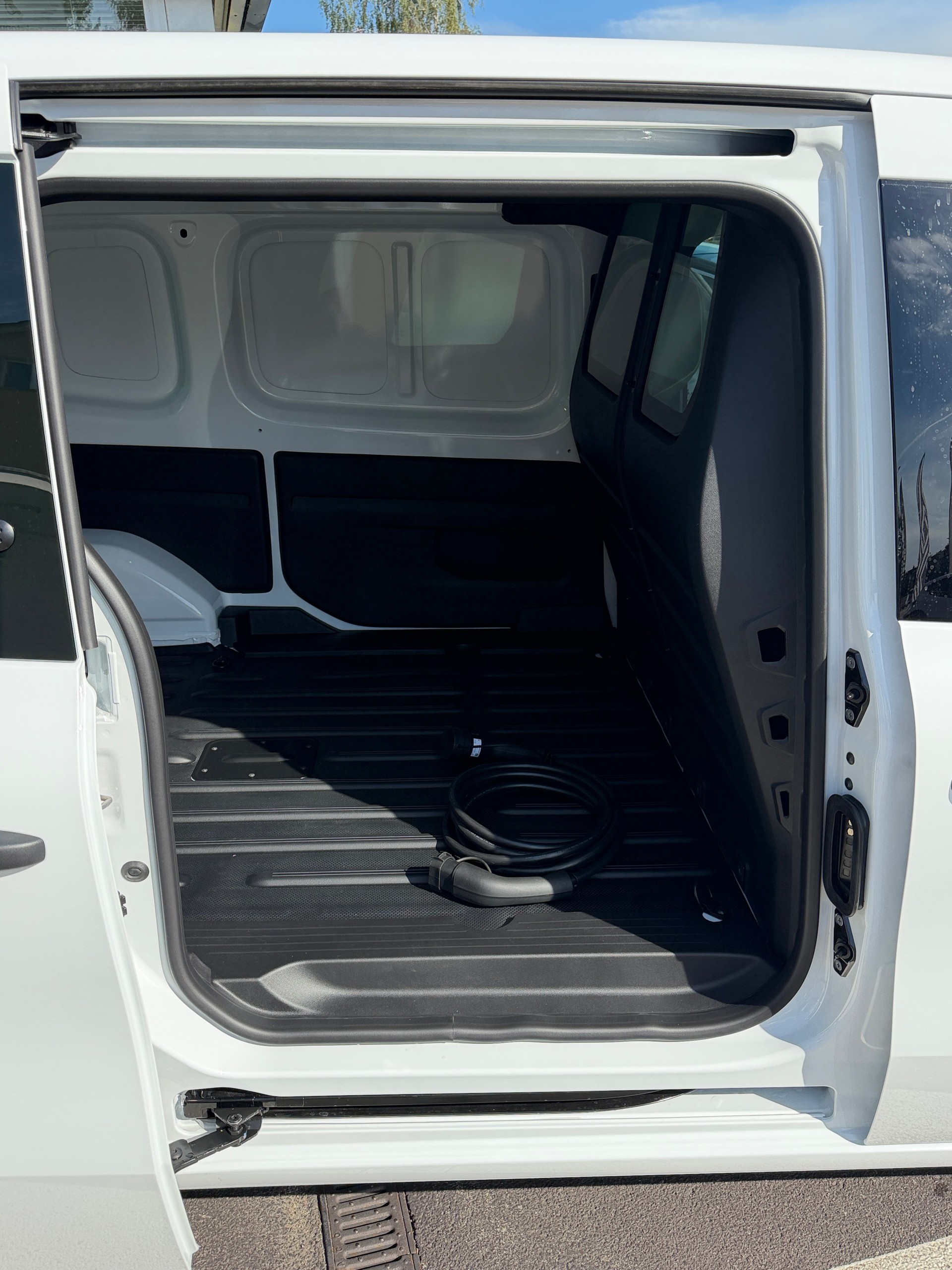RENAULT Kangoo Van EV45 Standard 22kW Extra-image-7