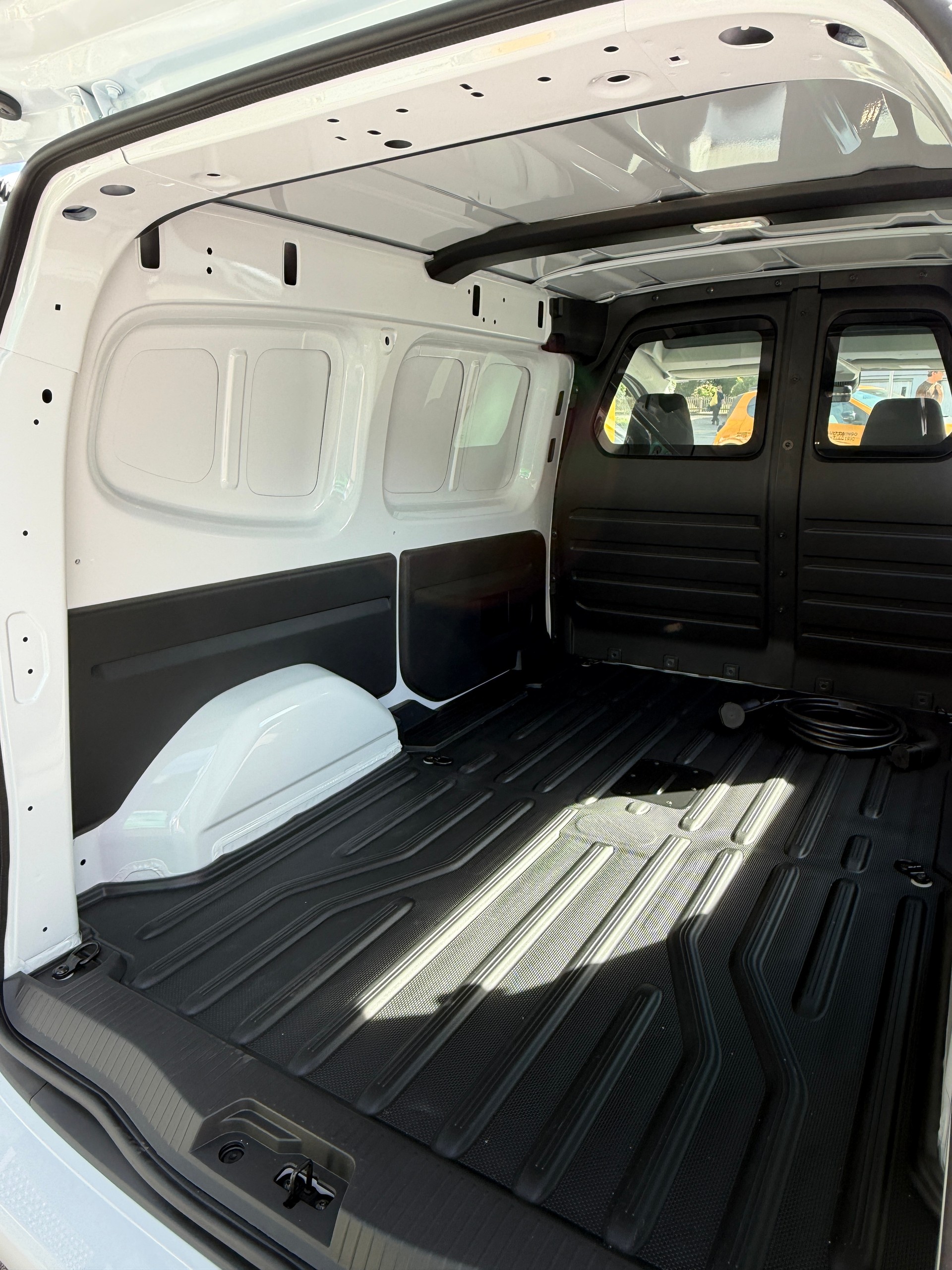 RENAULT Kangoo Van EV45 Standard 22kW Extra-image-3