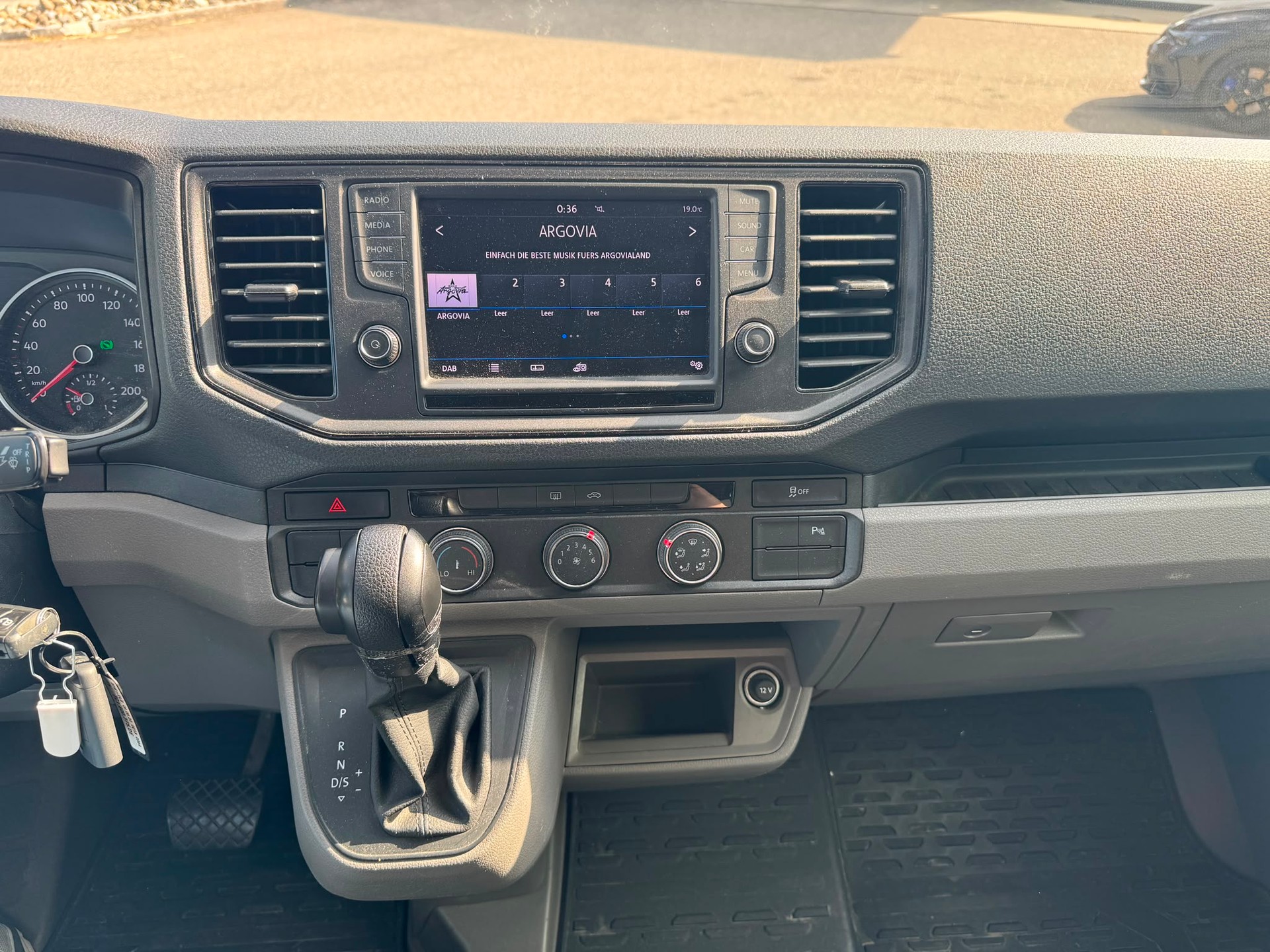 VW Crafter 35 2.0 TDI L3 Hochdach Automat-image-8