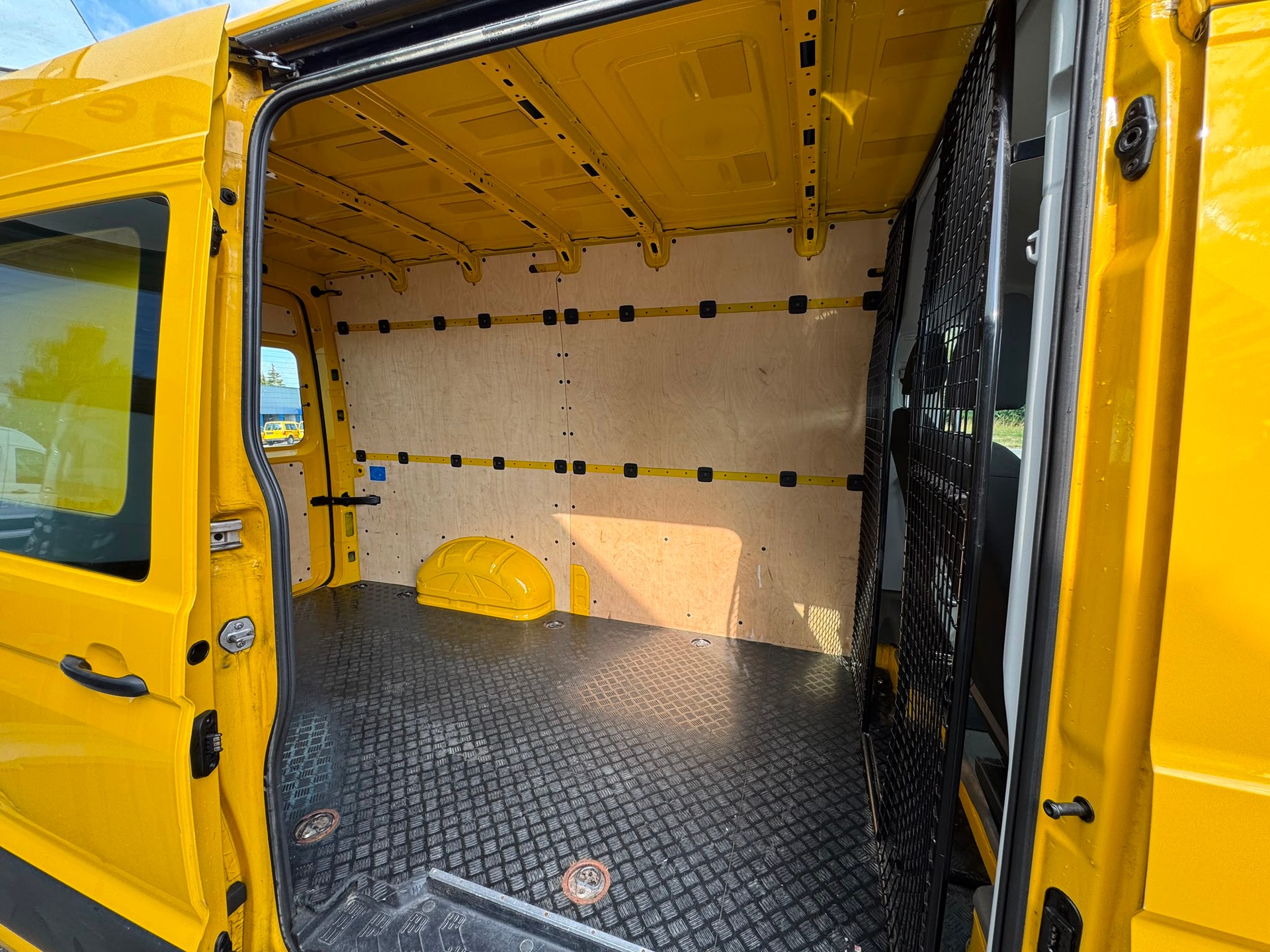 VW Crafter 35 2.0 TDI L3 Hochdach Automat-image-4