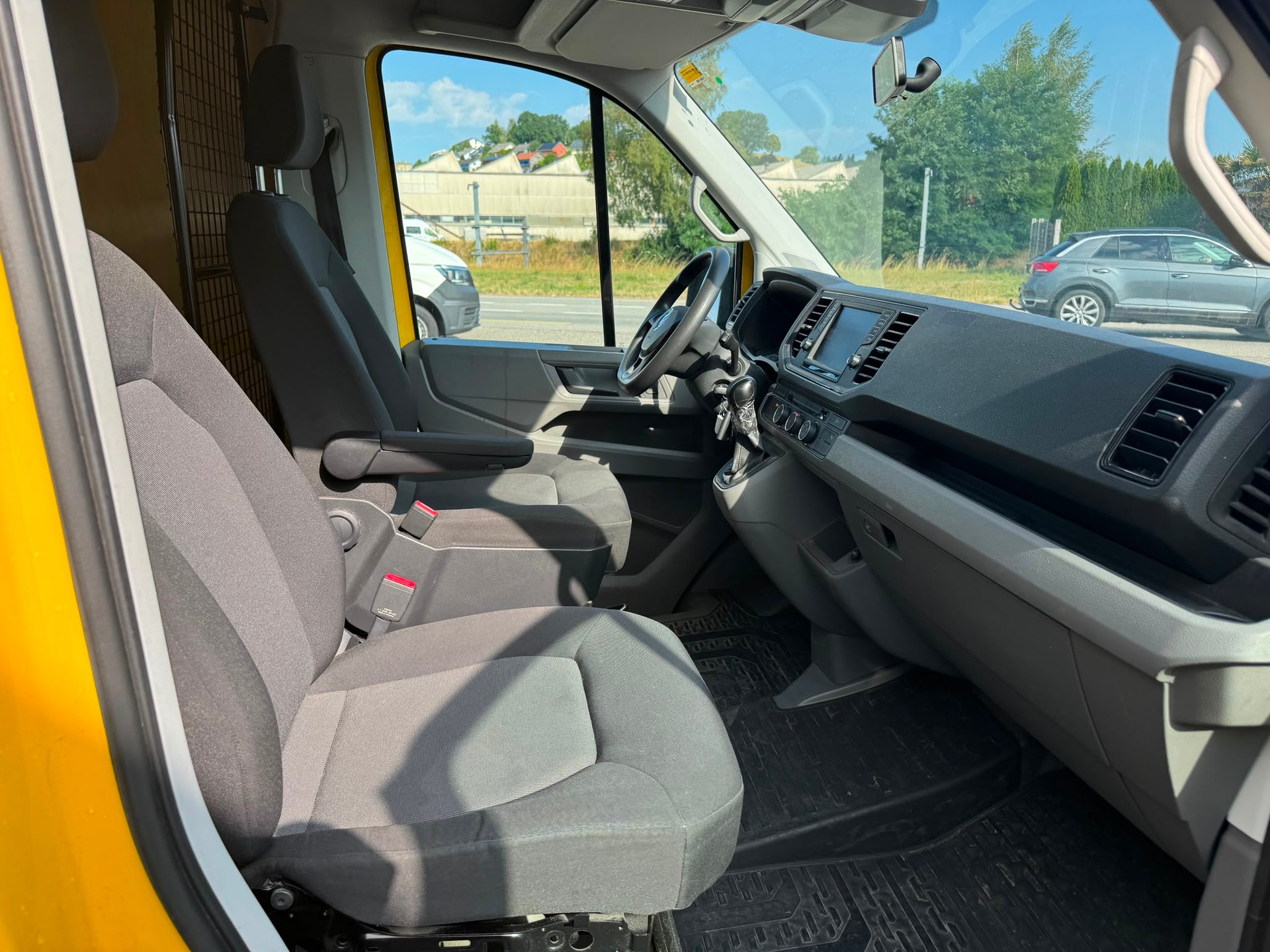 VW Crafter 35 2.0 TDI L3 Hochdach Automat-image-6