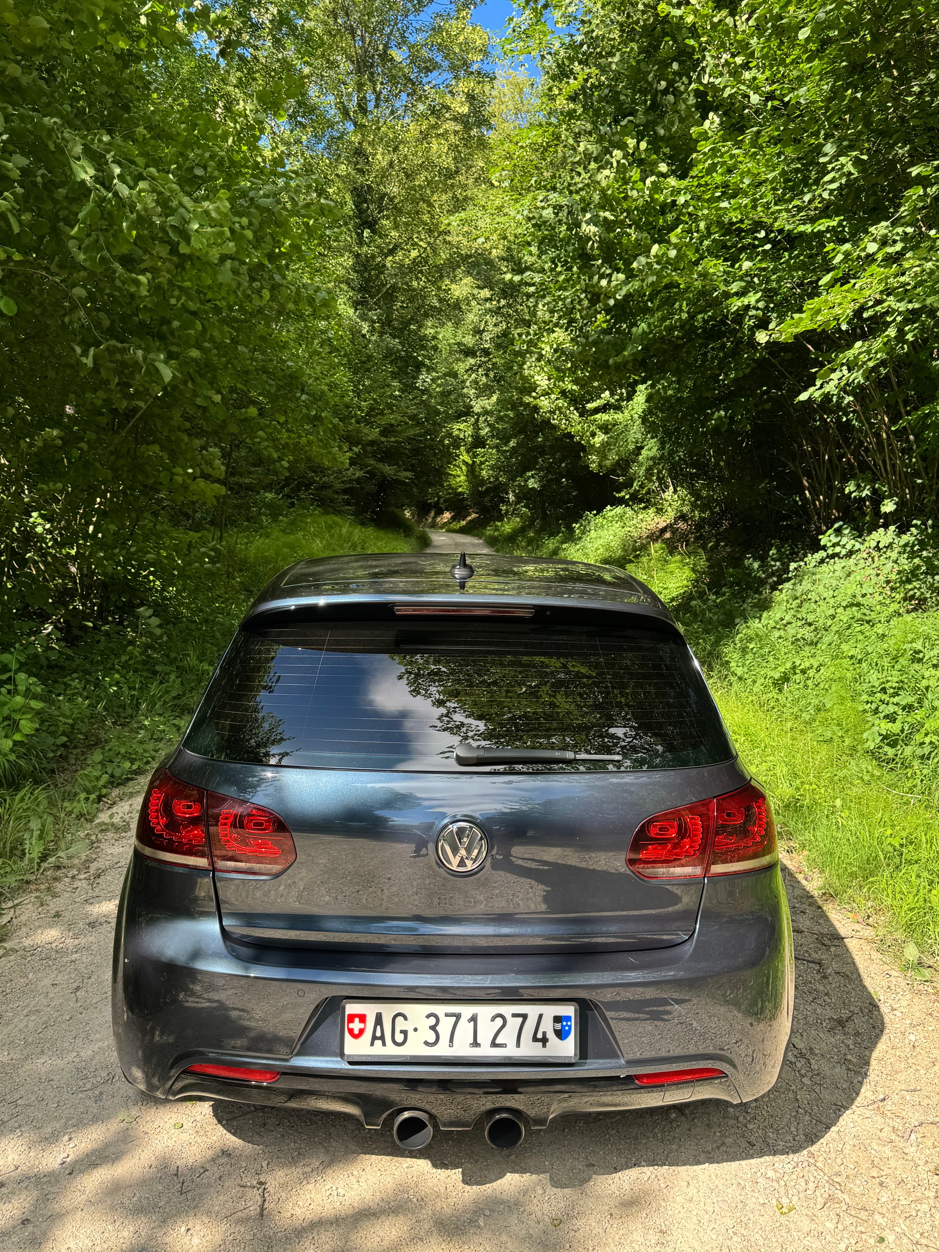 VW 2.0 TSI R DSG 4motion-image-0