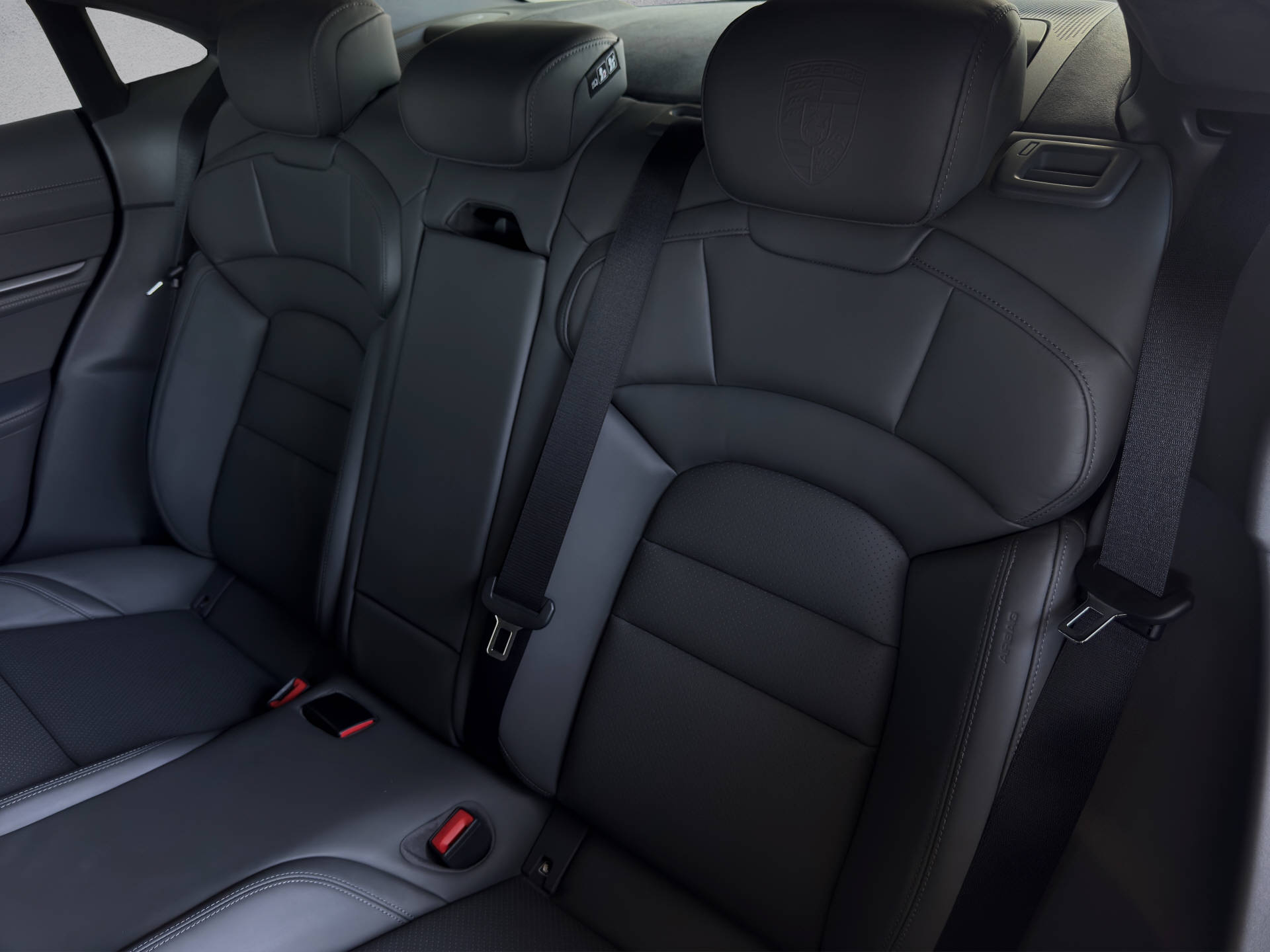 PORSCHE Taycan Turbo-image-12