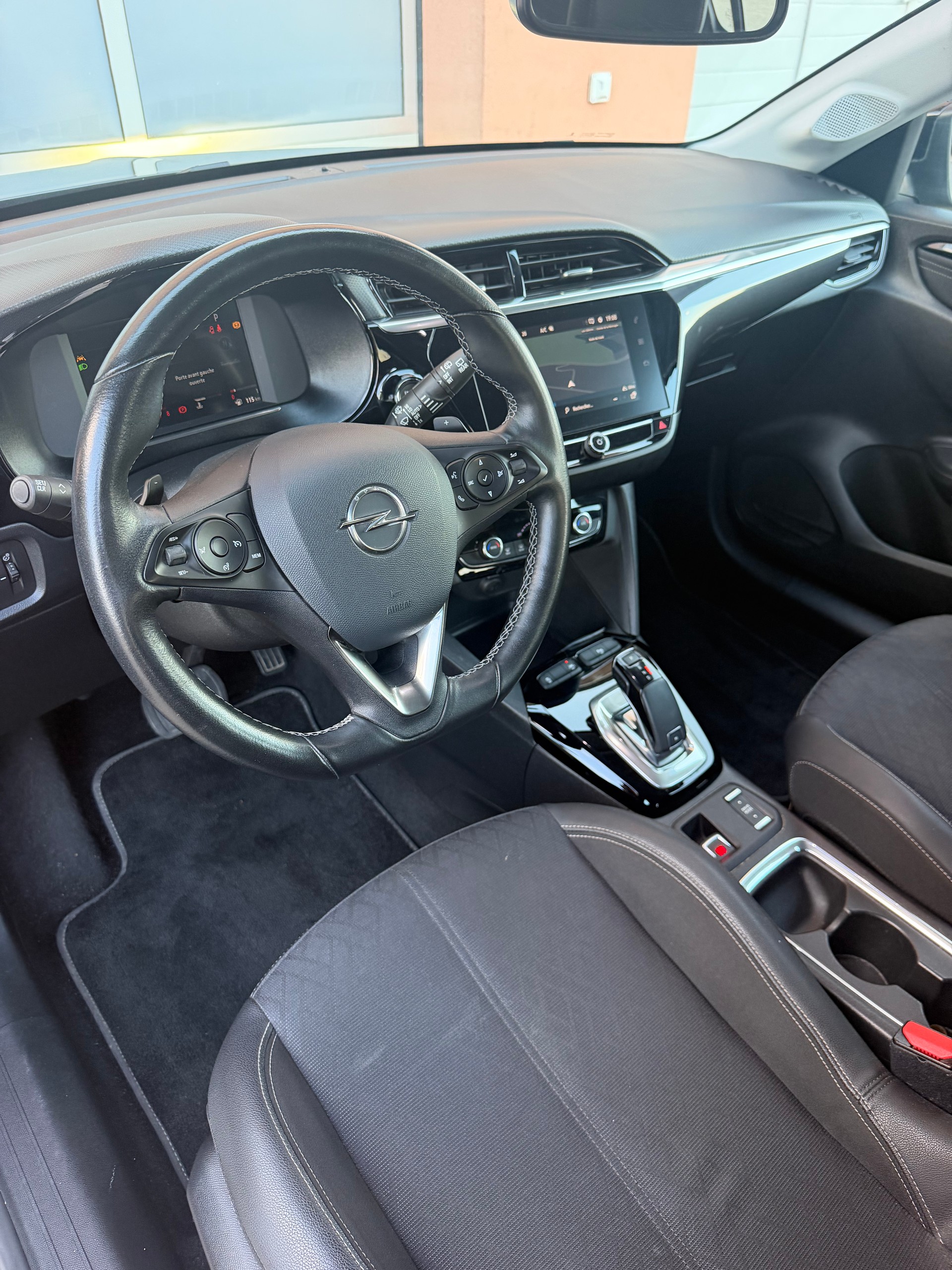 OPEL Corsa 1.2 TP Elegance-image-8