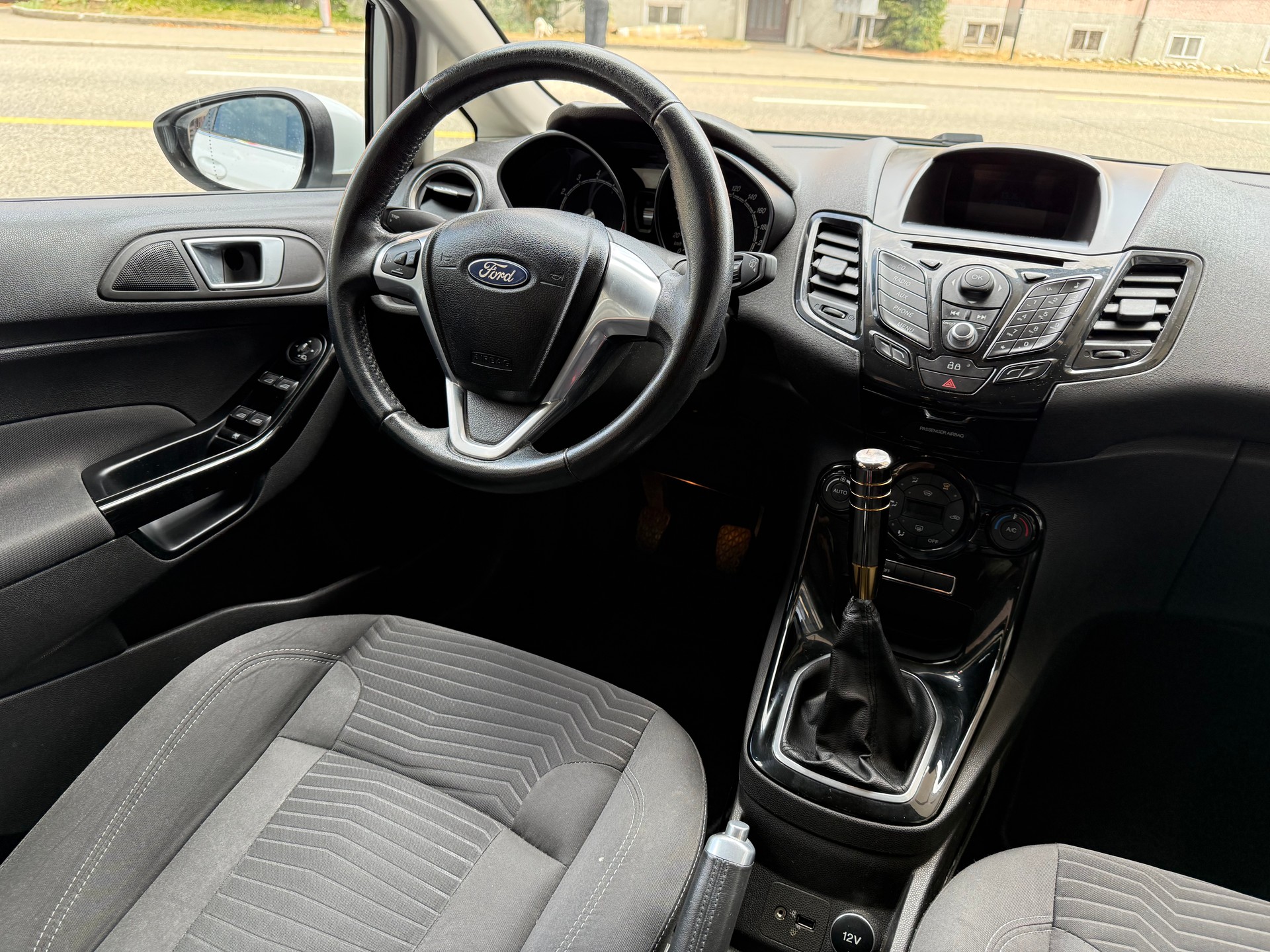 FORD Fiesta 1.0 SCTi Titanium-image-8