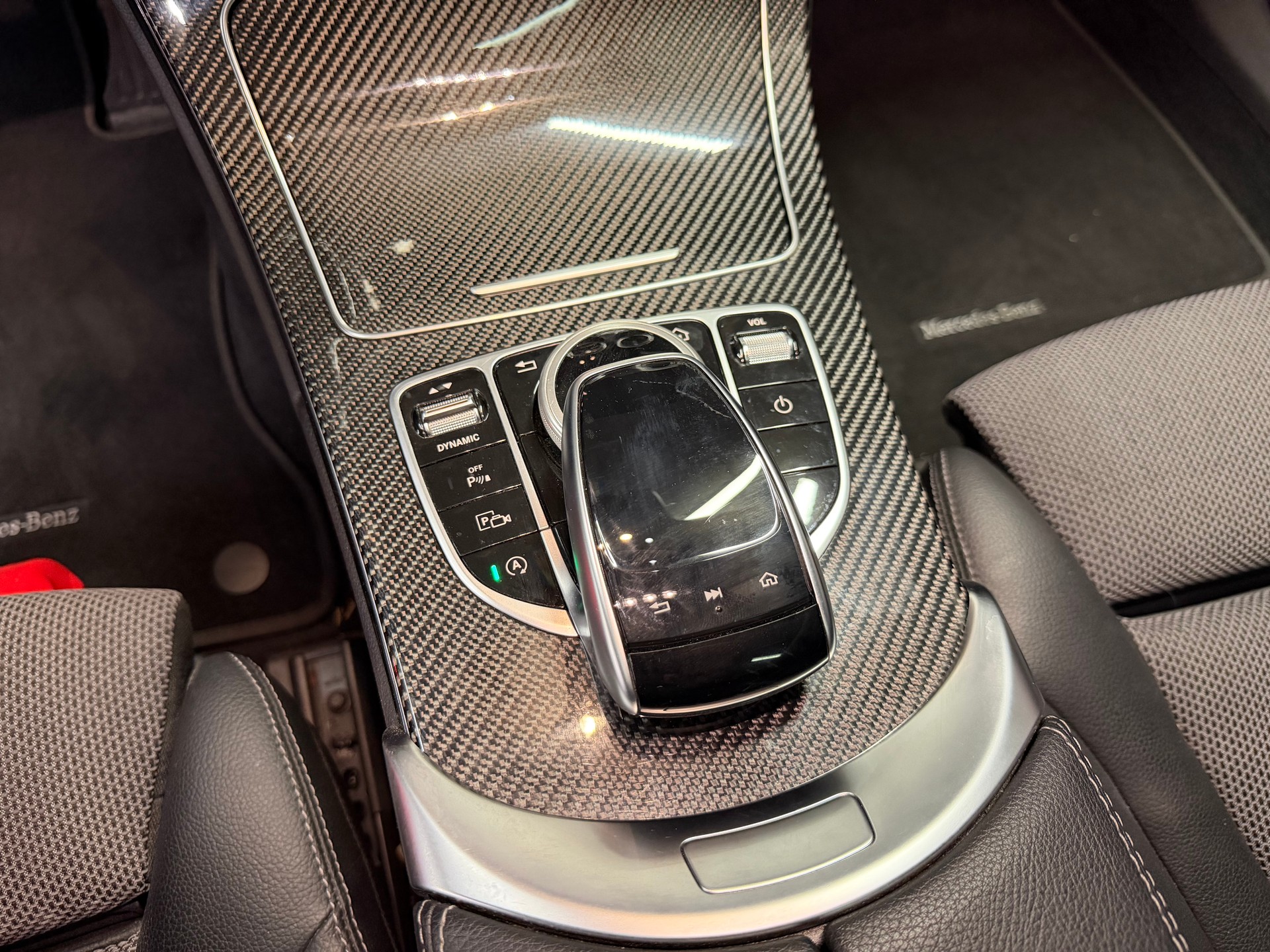 MERCEDES-BENZ C 300 Avantgarde 4Matic 9G-Tronic-image-13