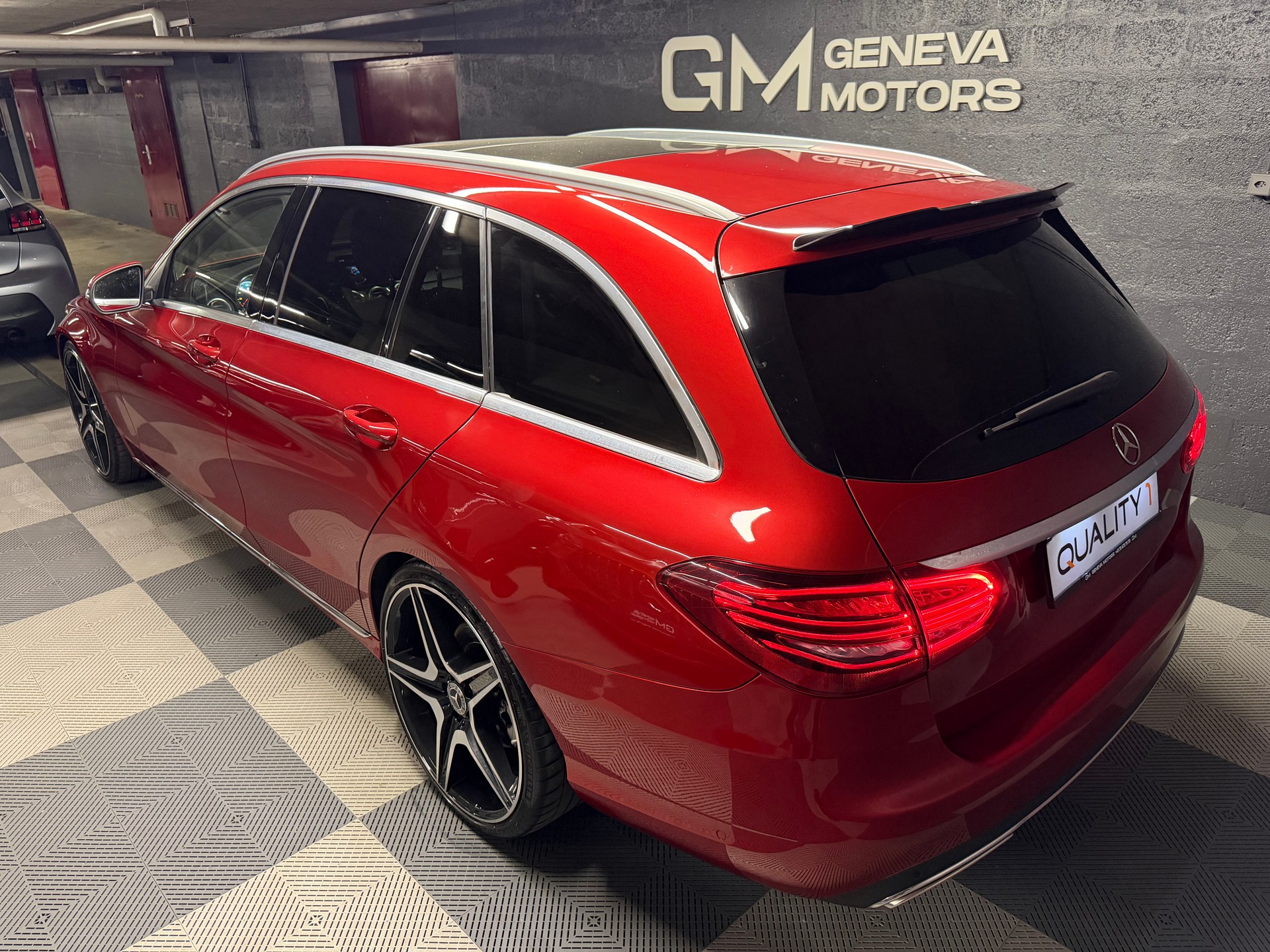 MERCEDES-BENZ C 300 Avantgarde 4Matic 9G-Tronic-image-5