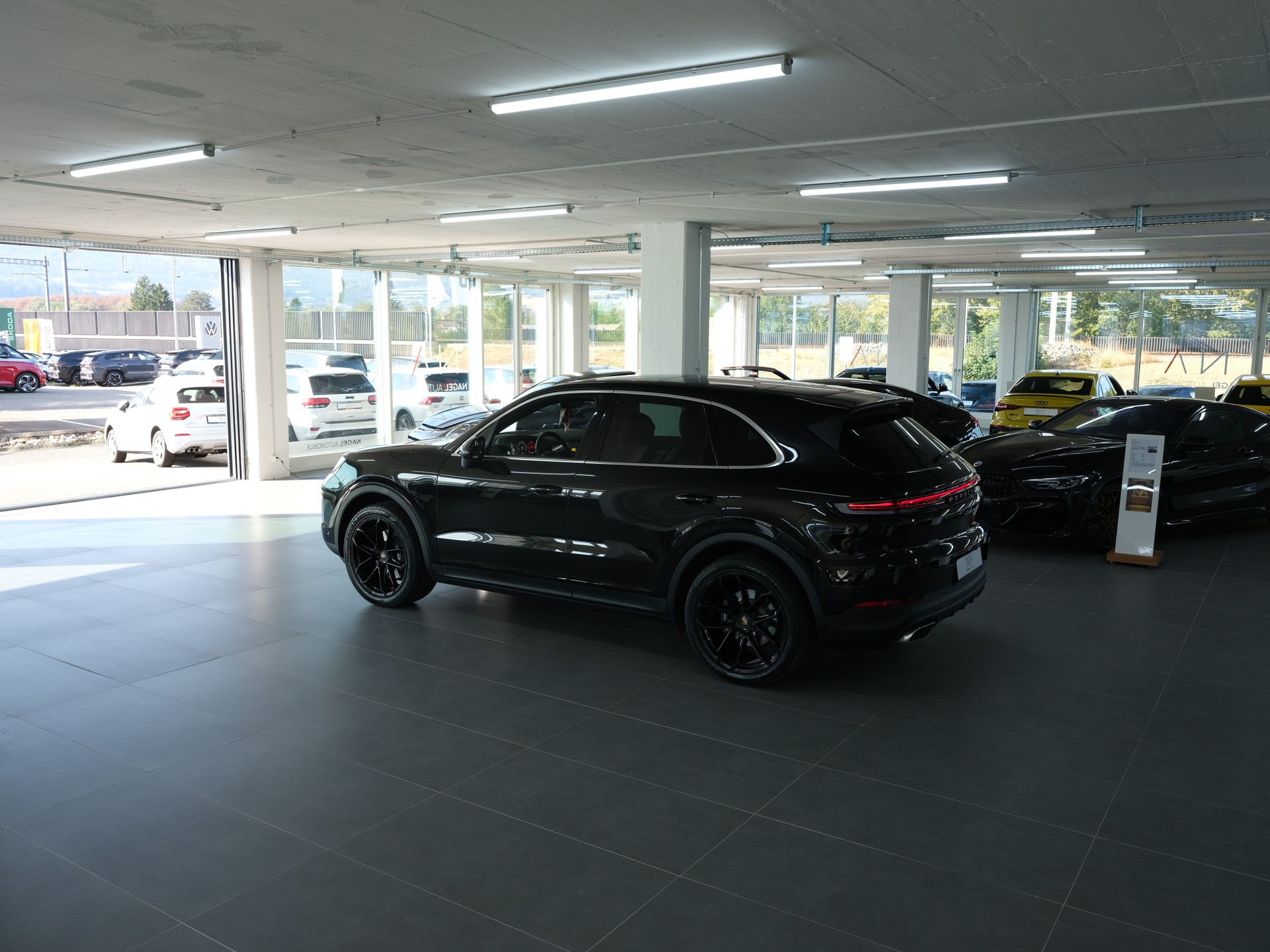 PORSCHE Cayenne Tiptronic *Panorama* *Porsche Aproved*-image-18