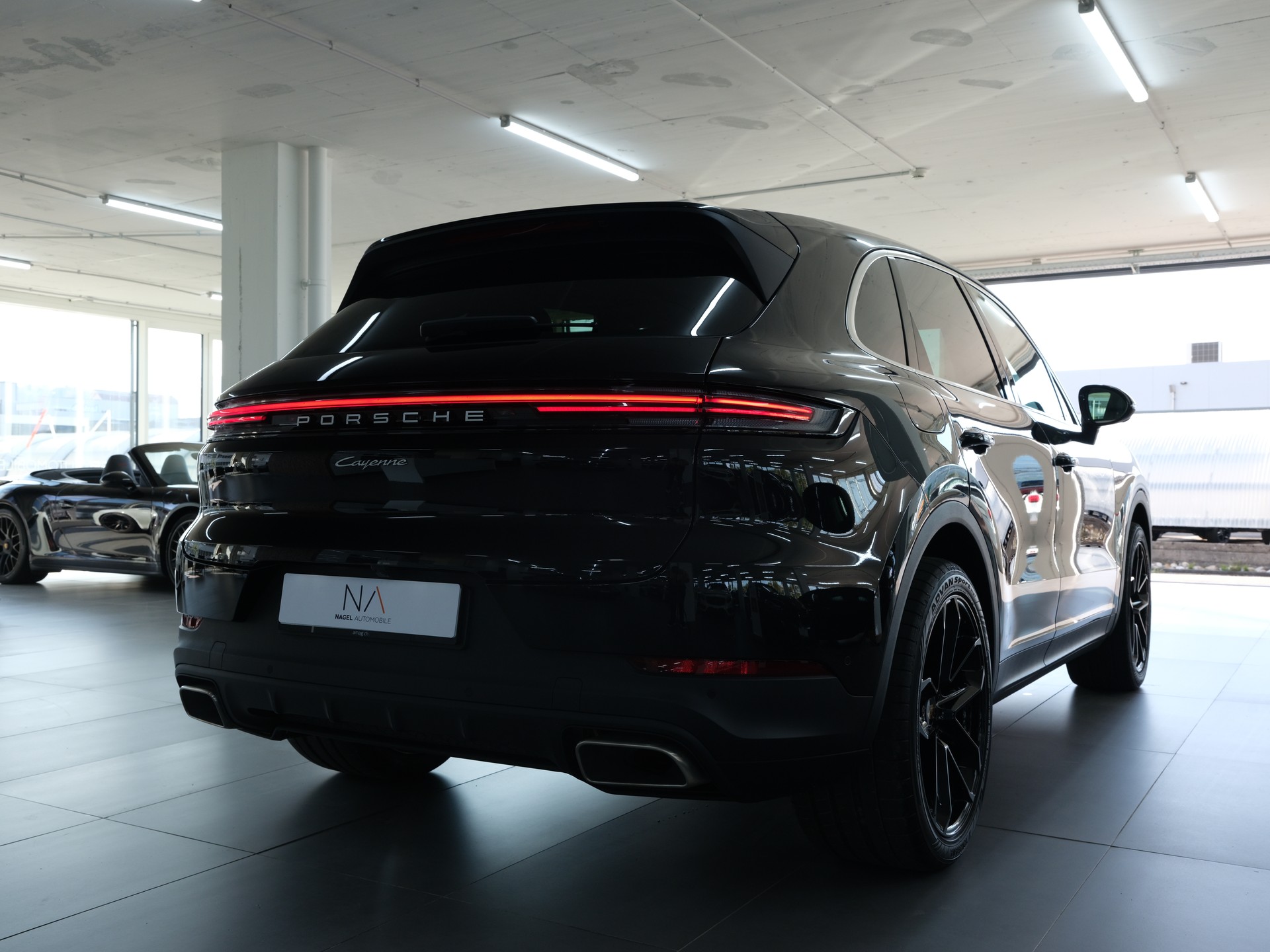 PORSCHE Cayenne Tiptronic *Panorama* *Porsche Aproved*-showroom-element-2