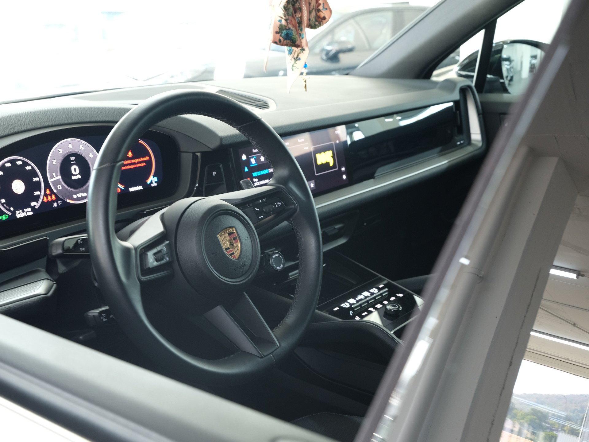 PORSCHE Cayenne Tiptronic *Panorama* *Porsche Aproved*-image-15