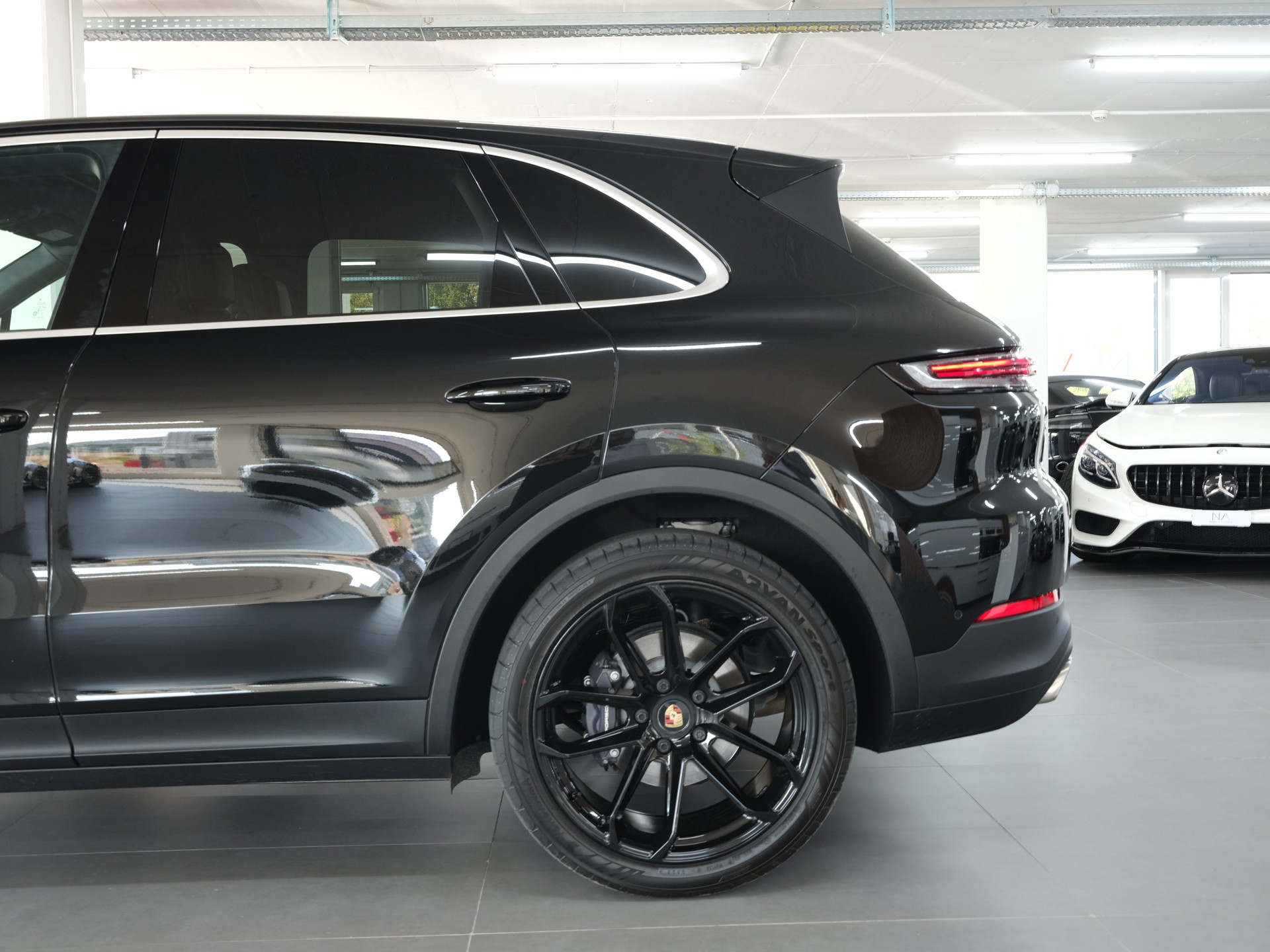 PORSCHE Cayenne Tiptronic *Panorama* *Porsche Aproved*-image-14