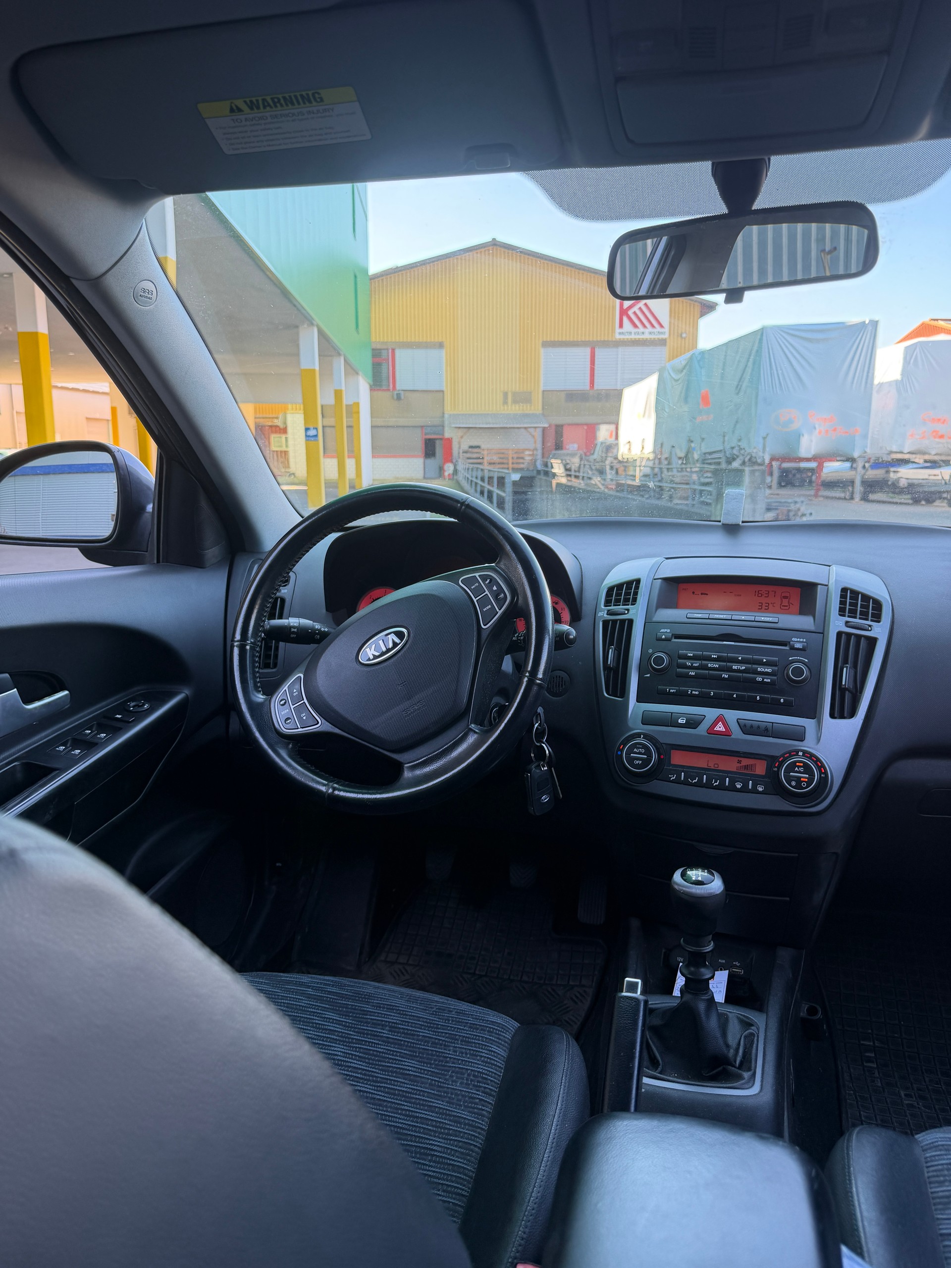 KIA Cee'd 1.6 CRDi Style-image-9