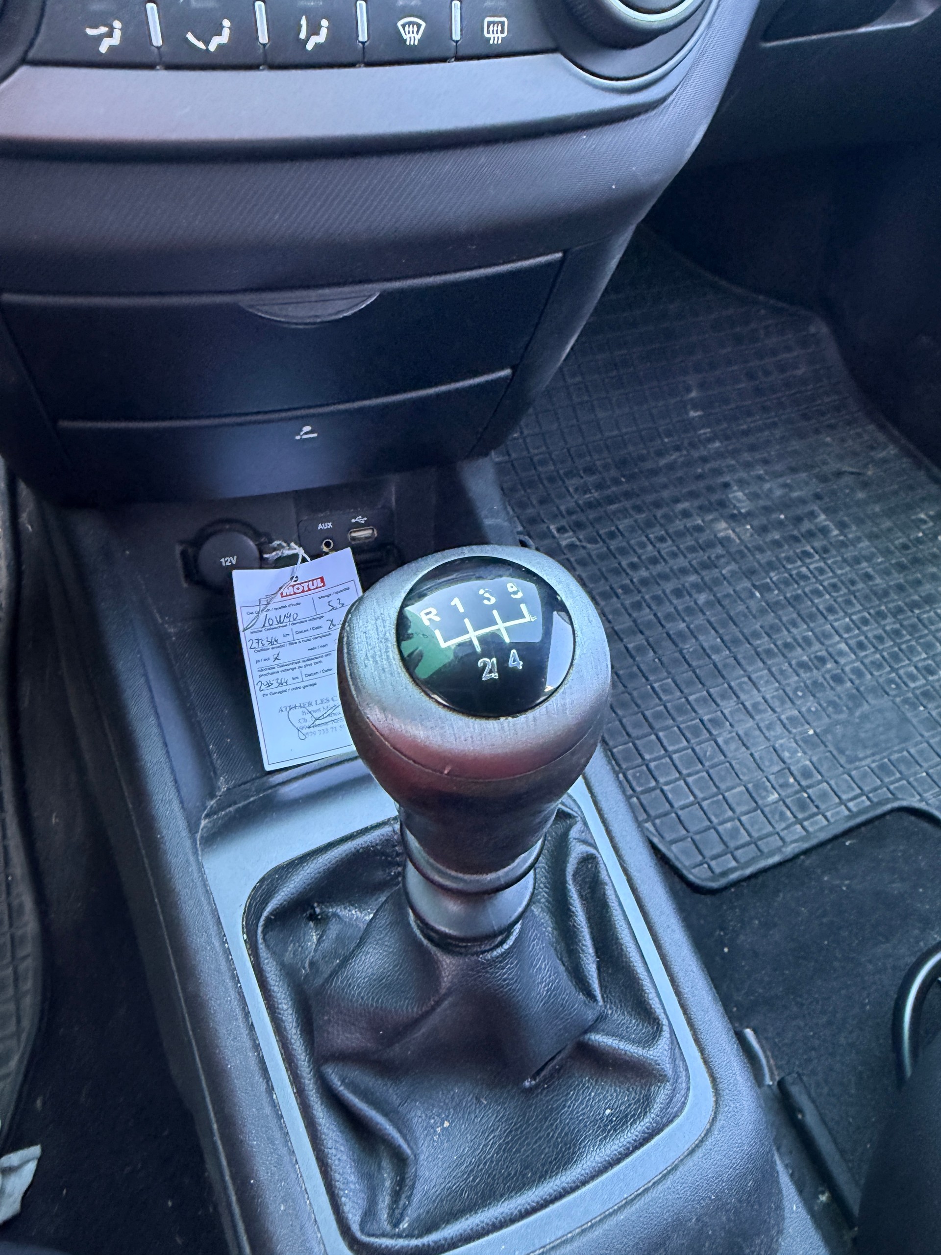 KIA Cee'd 1.6 CRDi Style-image-12