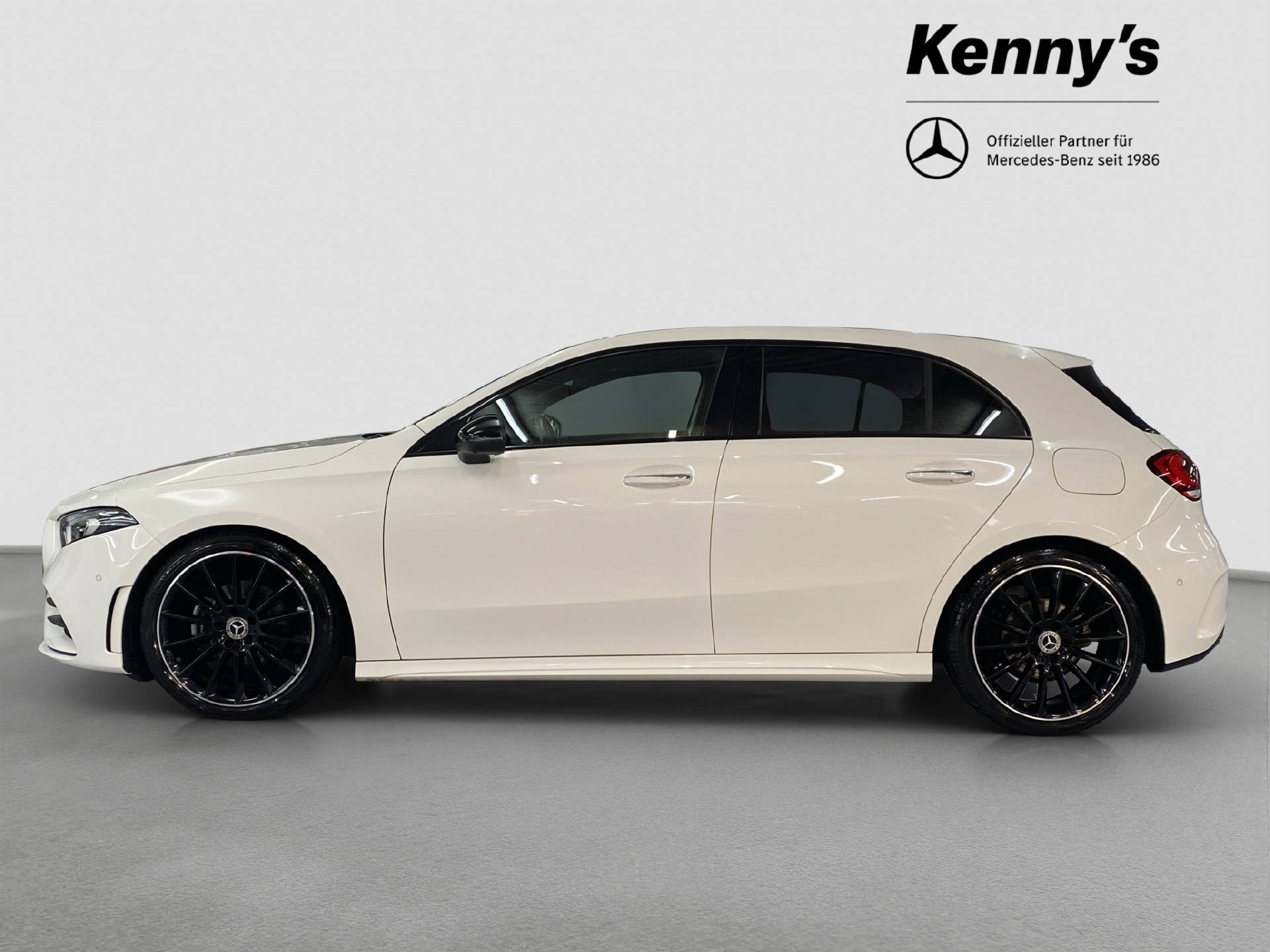 MERCEDES-BENZ A 180 AMG Line-image-2
