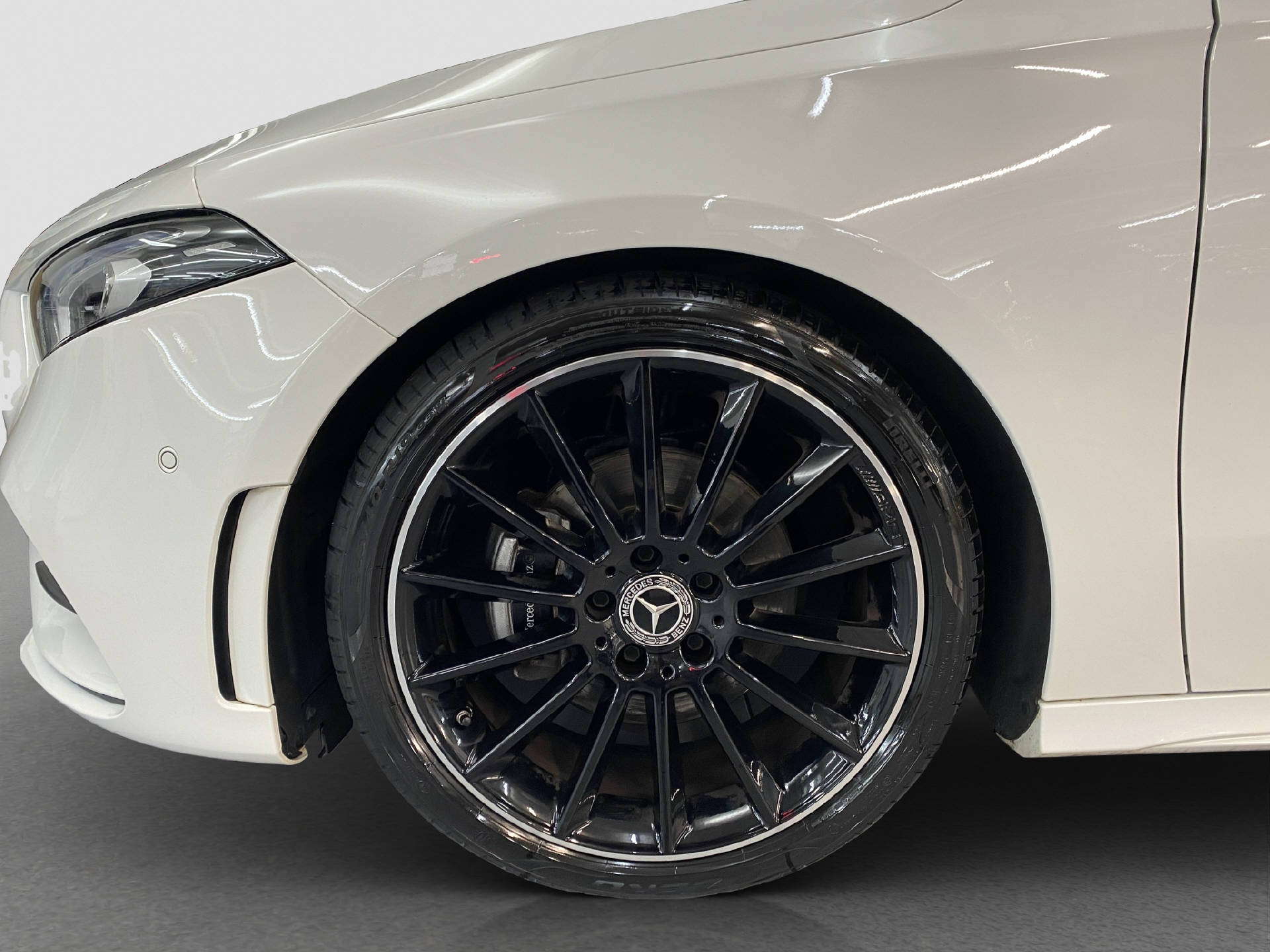 MERCEDES-BENZ A 180 AMG Line-image-5