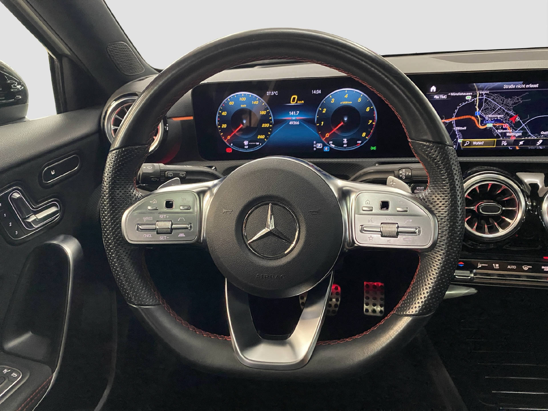 MERCEDES-BENZ A 180 AMG Line-image-8