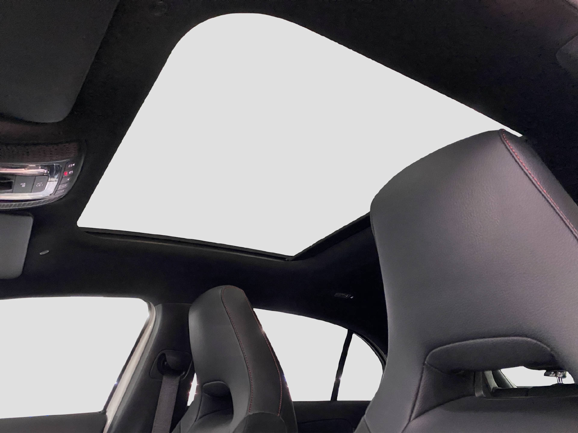 MERCEDES-BENZ A 180 AMG Line-image-11