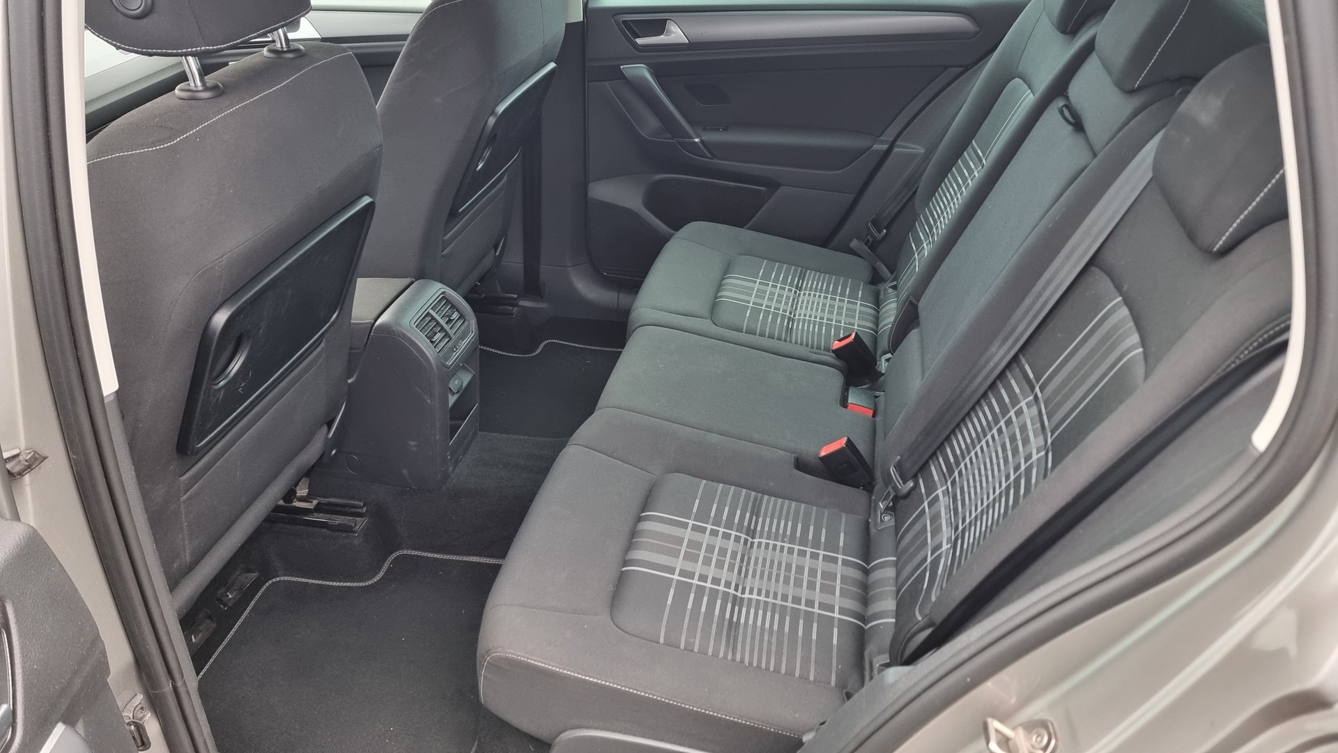 VW Golf Sportsvan 1.4 TSI Lounge DSG-image-11