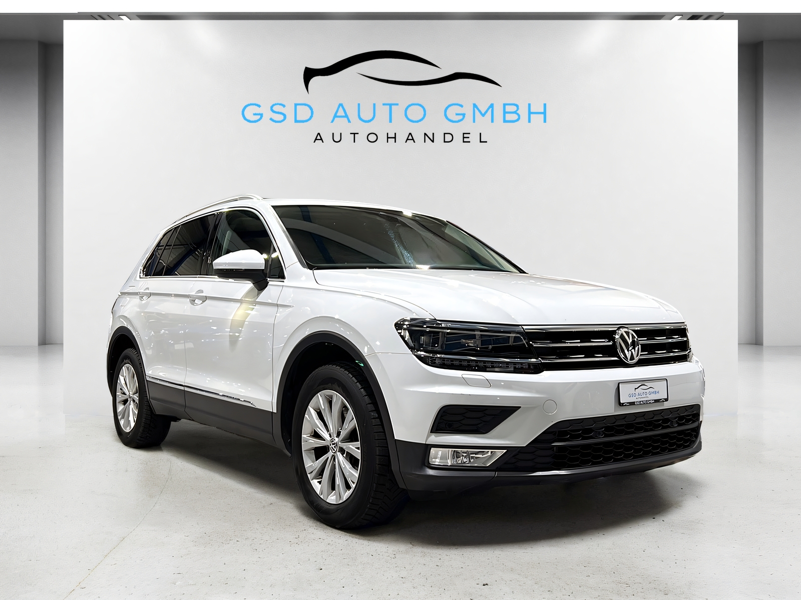 VW Tiguan 2.0 TDI SCR Comfortline 4Motion**AHK,Tempomat,Panodach,Frisch ab MFK**-image-5