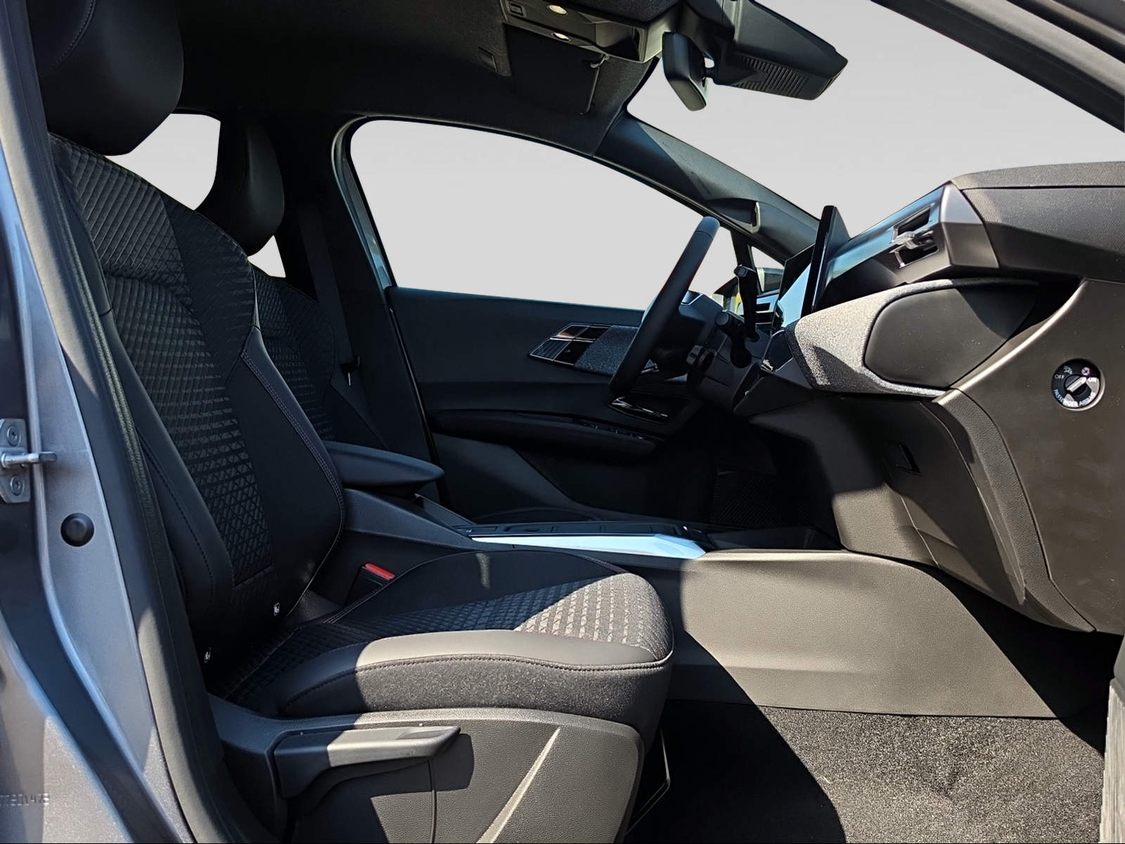 RENAULT Clio 1.8 E-Tech techno-image-11