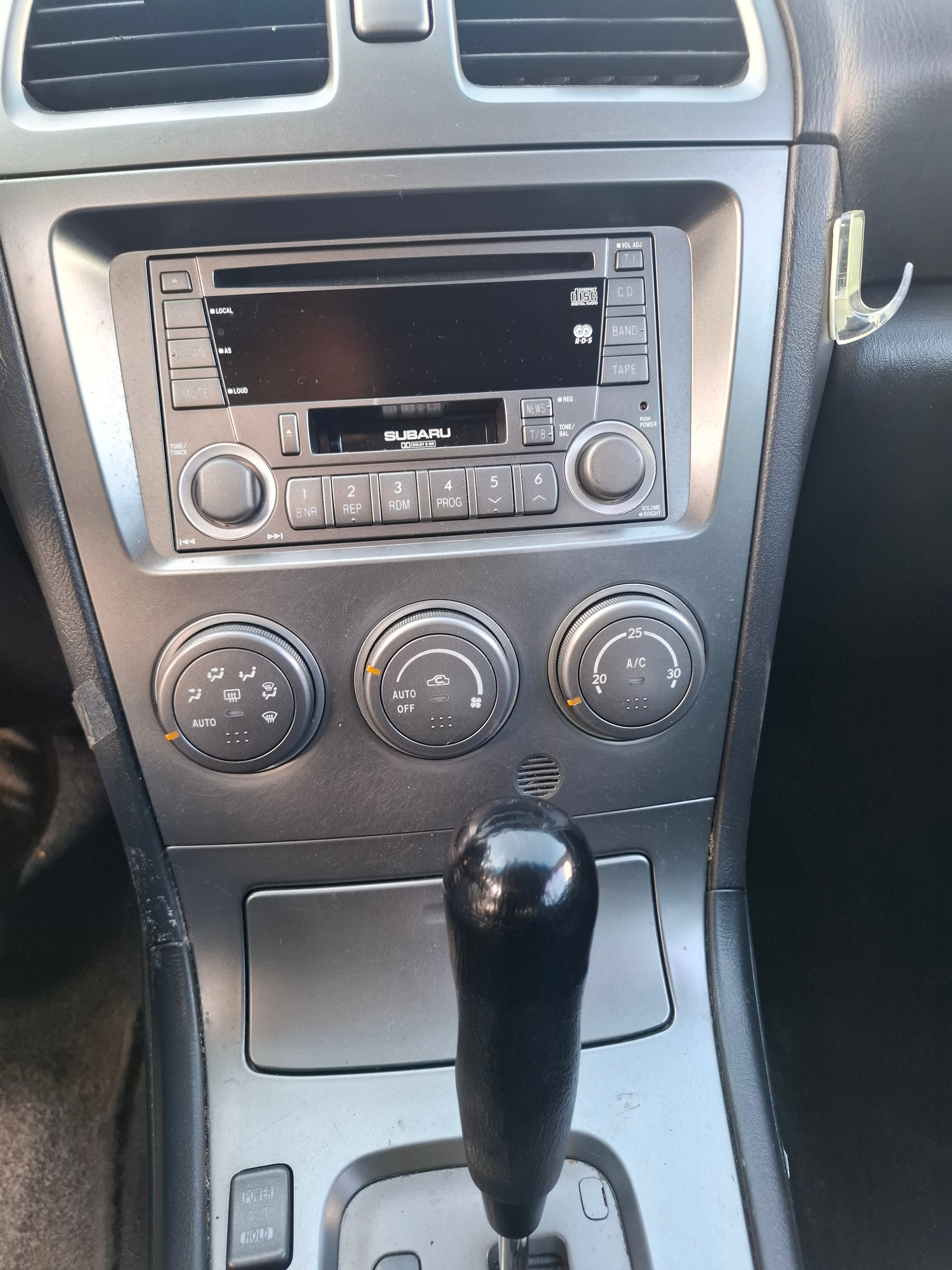 SUBARU Impreza 1.5R Swiss De Luxe Automatic-image-7