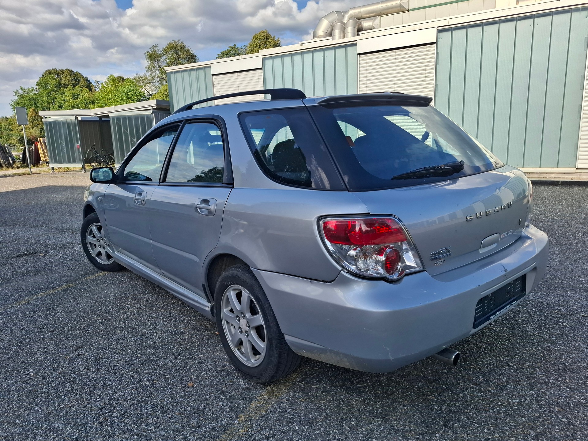 SUBARU Impreza 1.5R Swiss De Luxe Automatic-image-1