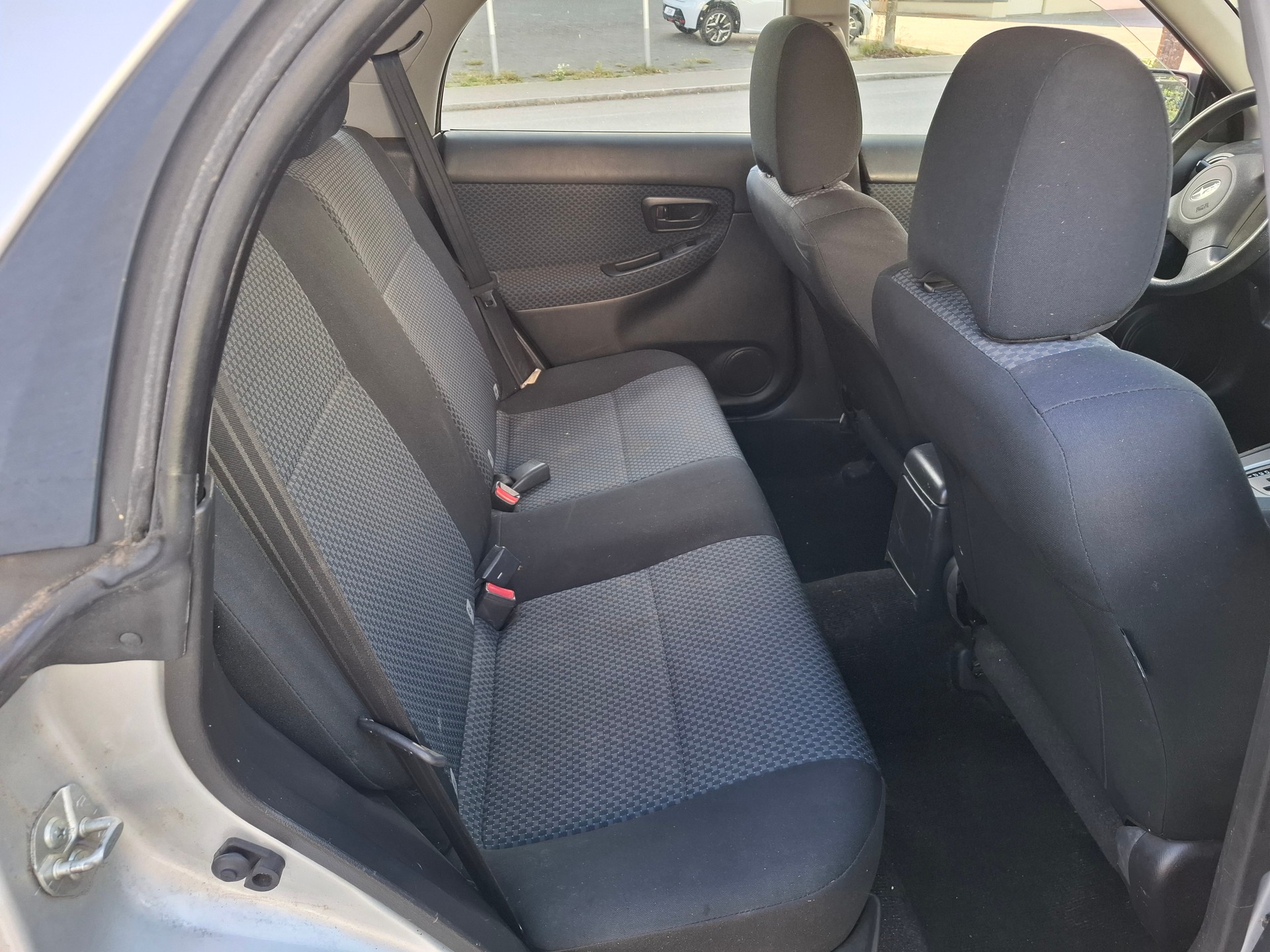 SUBARU Impreza 1.5R Swiss De Luxe Automatic-image-5