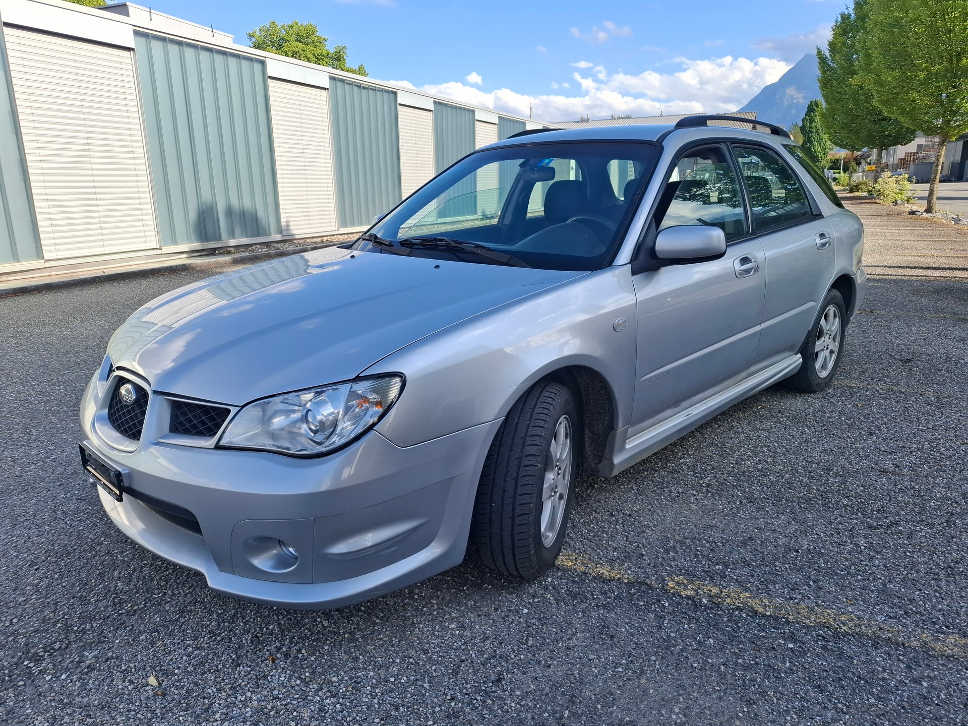 SUBARU Impreza 1.5R Swiss De Luxe Automatic-image-2