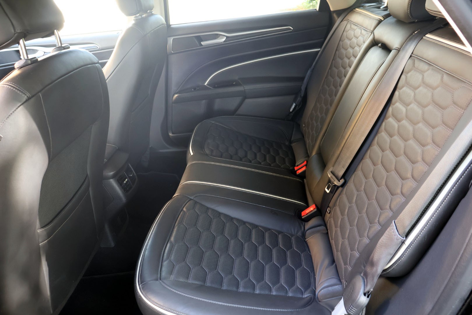 FORD 2.0 HEV 187 Vignale-image-6