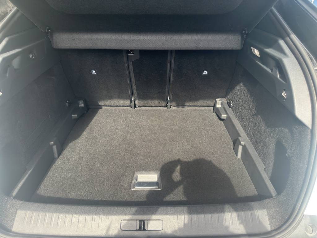 PEUGEOT 3008 145 e-DCS6 Hybrid GT-image-11