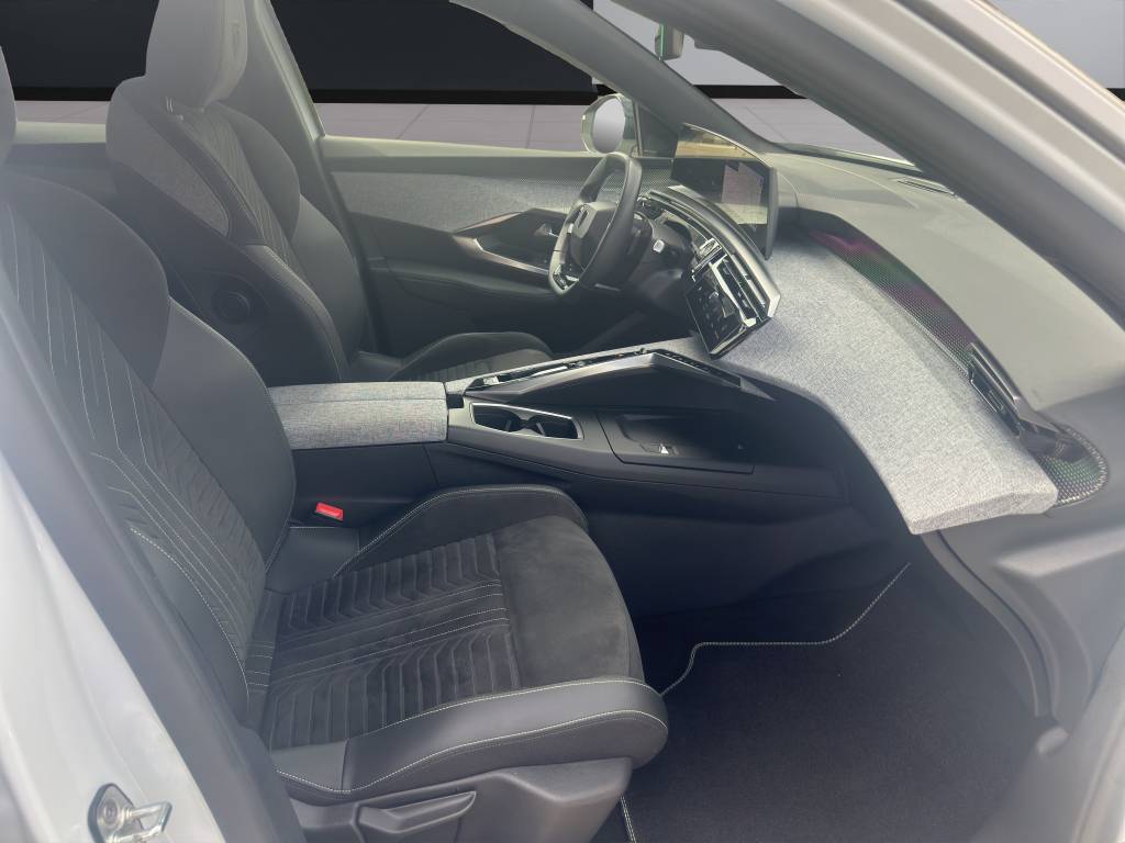 PEUGEOT 3008 145 e-DCS6 Hybrid GT-image-9