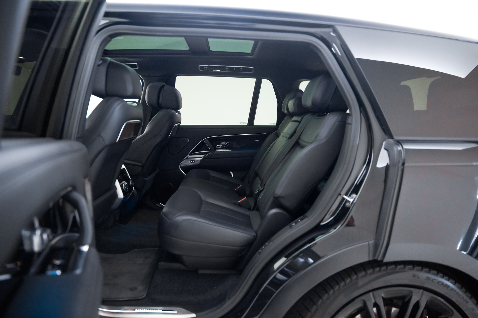 LAND ROVER Range Rover LWB 7 Plätze D350 3.0D I6 MHEV SE Automatic-image-23