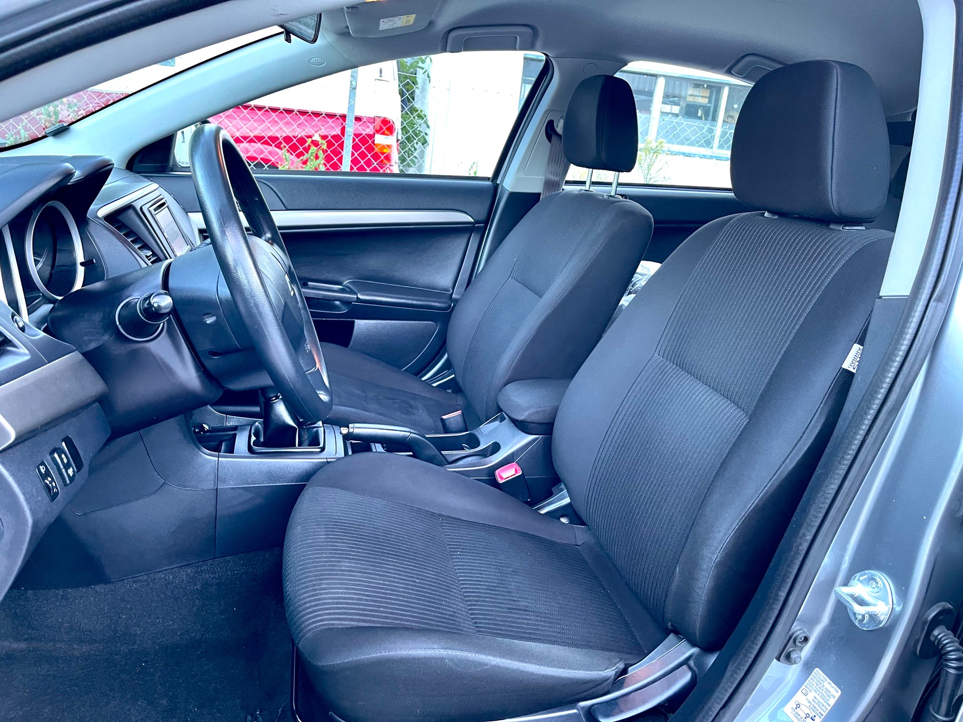 MITSUBISHI Lancer Sportback 1.6 Goal-image-2