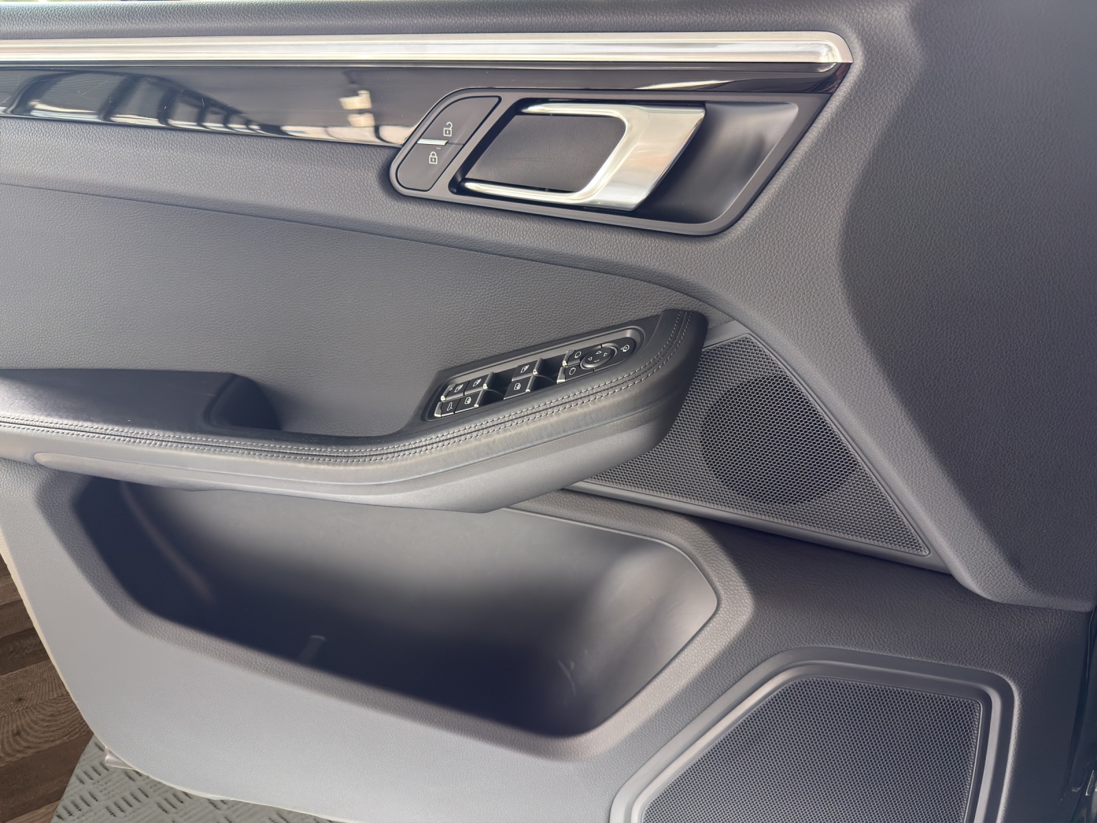 PORSCHE Macan PDK-image-10