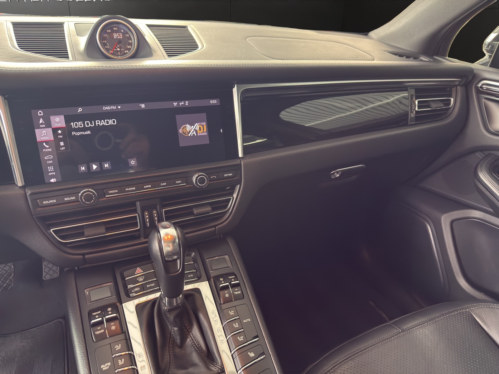 PORSCHE Macan PDK-image-12