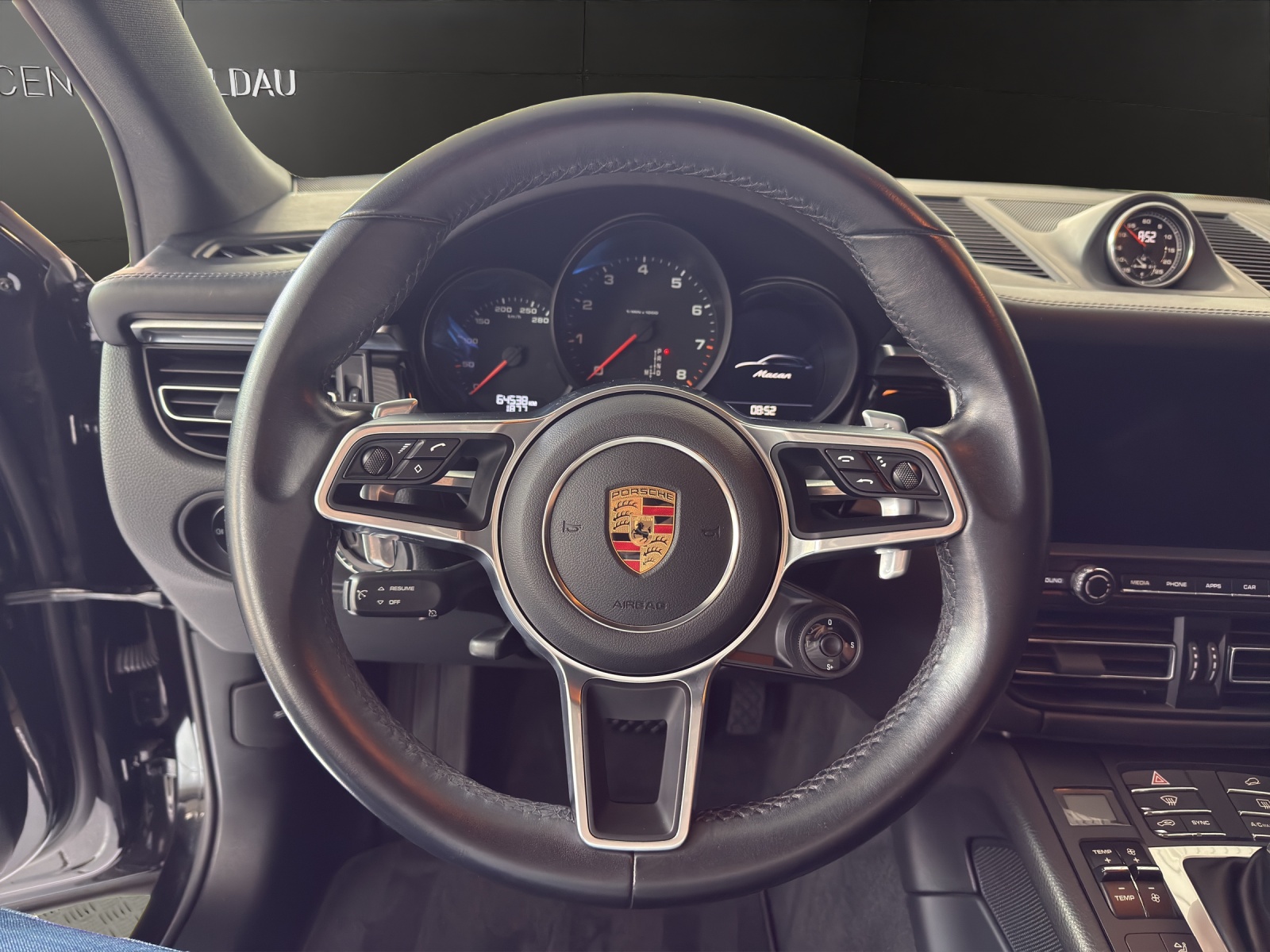 PORSCHE Macan PDK-image-8