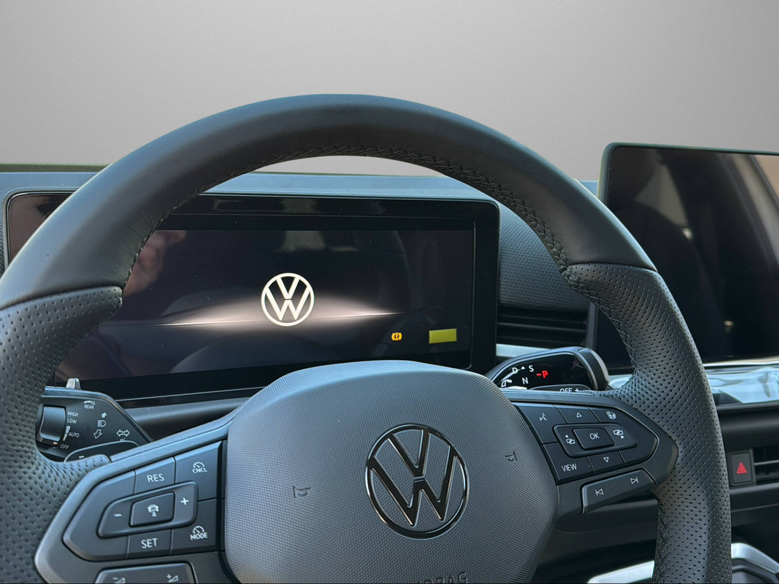VW T-Roc 1.5 eTSI mHEV R-Line DSG-image-8