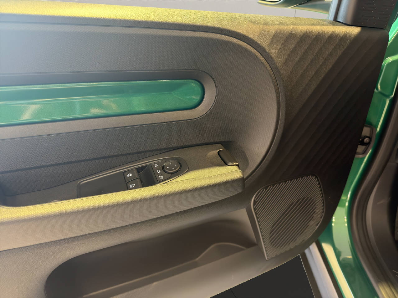 RENAULT Twingo E-Tech Urban Range techno-image-13