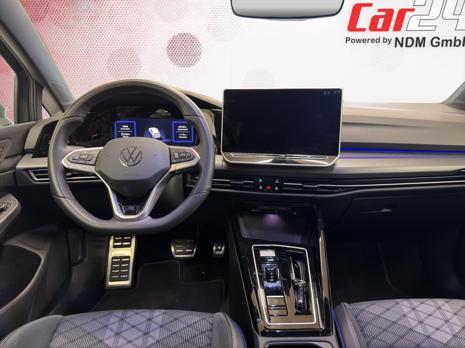 VW Golf 1.5 e TSI mHEV R-Line DSG * CH-Fahrzeug *-image-8