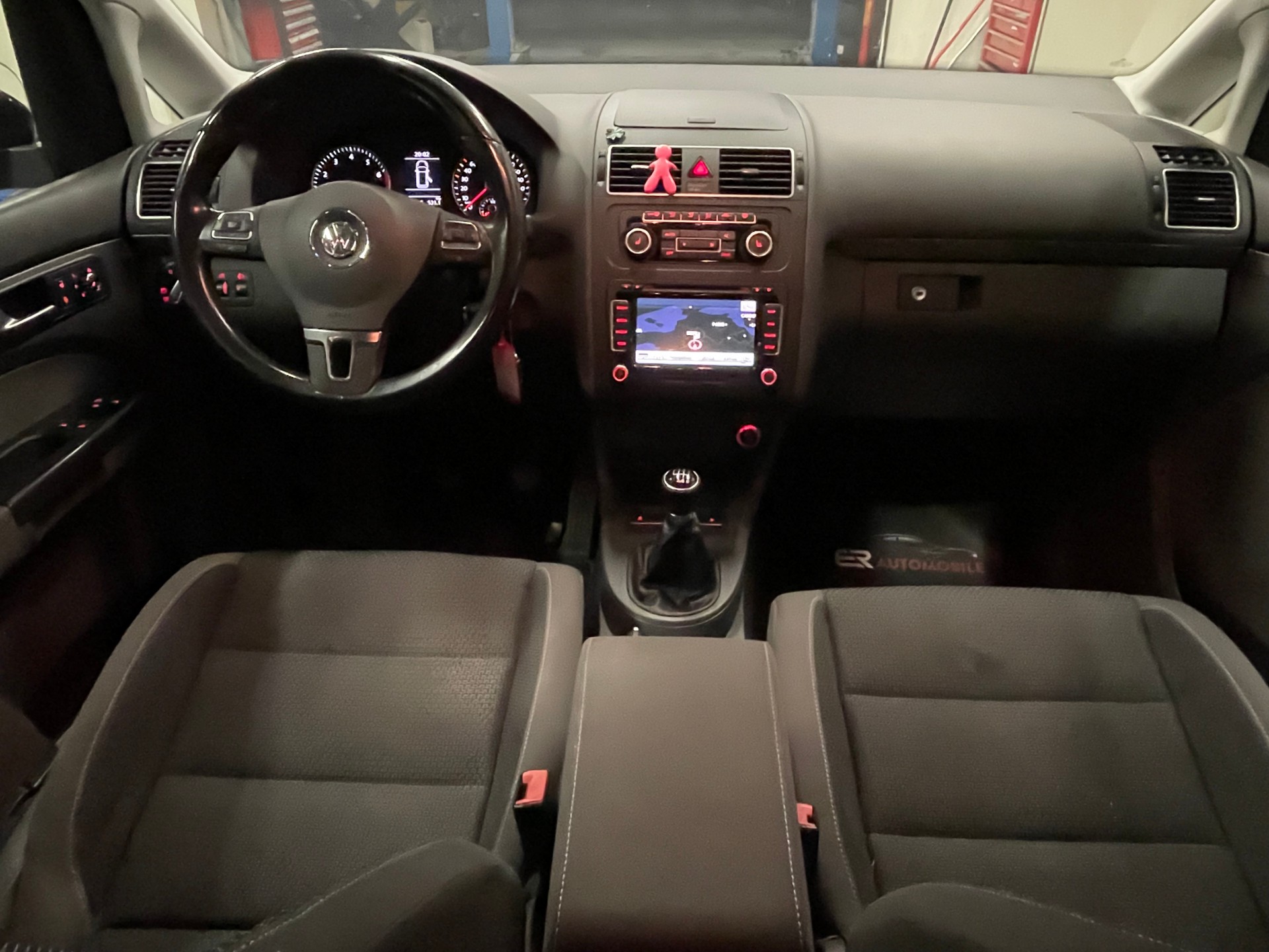 VW Touran 1.4 TSI Comfortline 7-Plätze-image-9