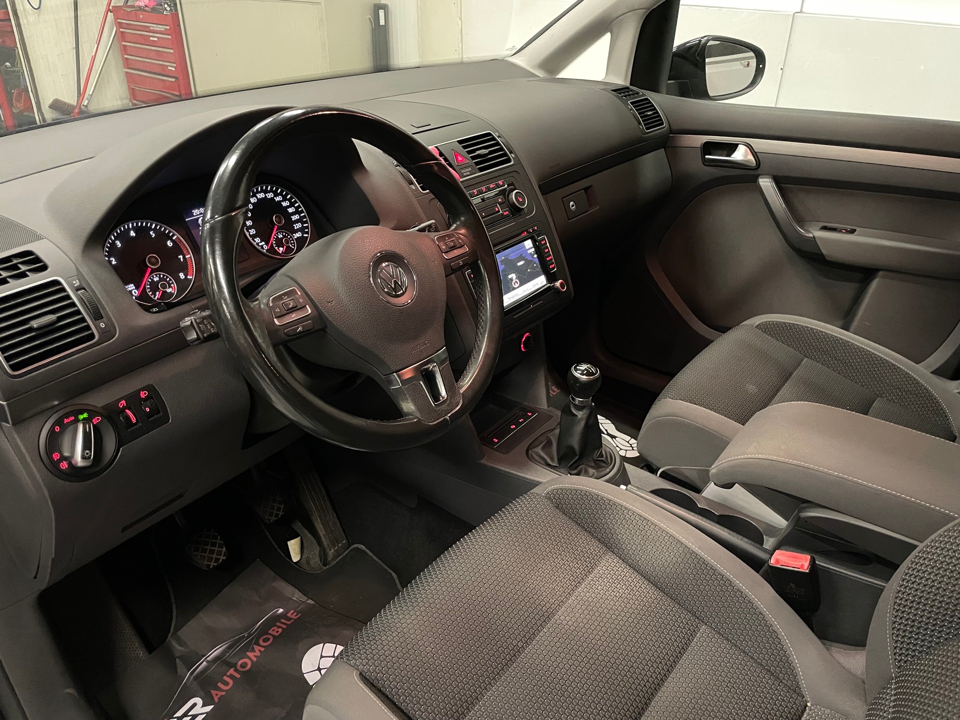 VW Touran 1.4 TSI Comfortline 7-Plätze-image-11