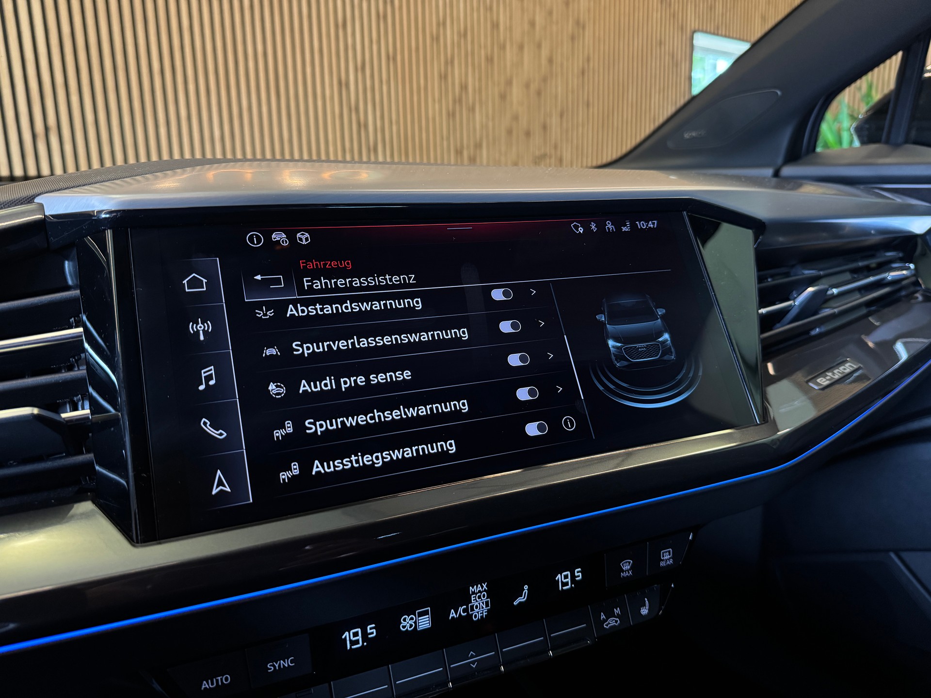 AUDI Q4 e-tron Sportback 45 quattro S Line-image-19