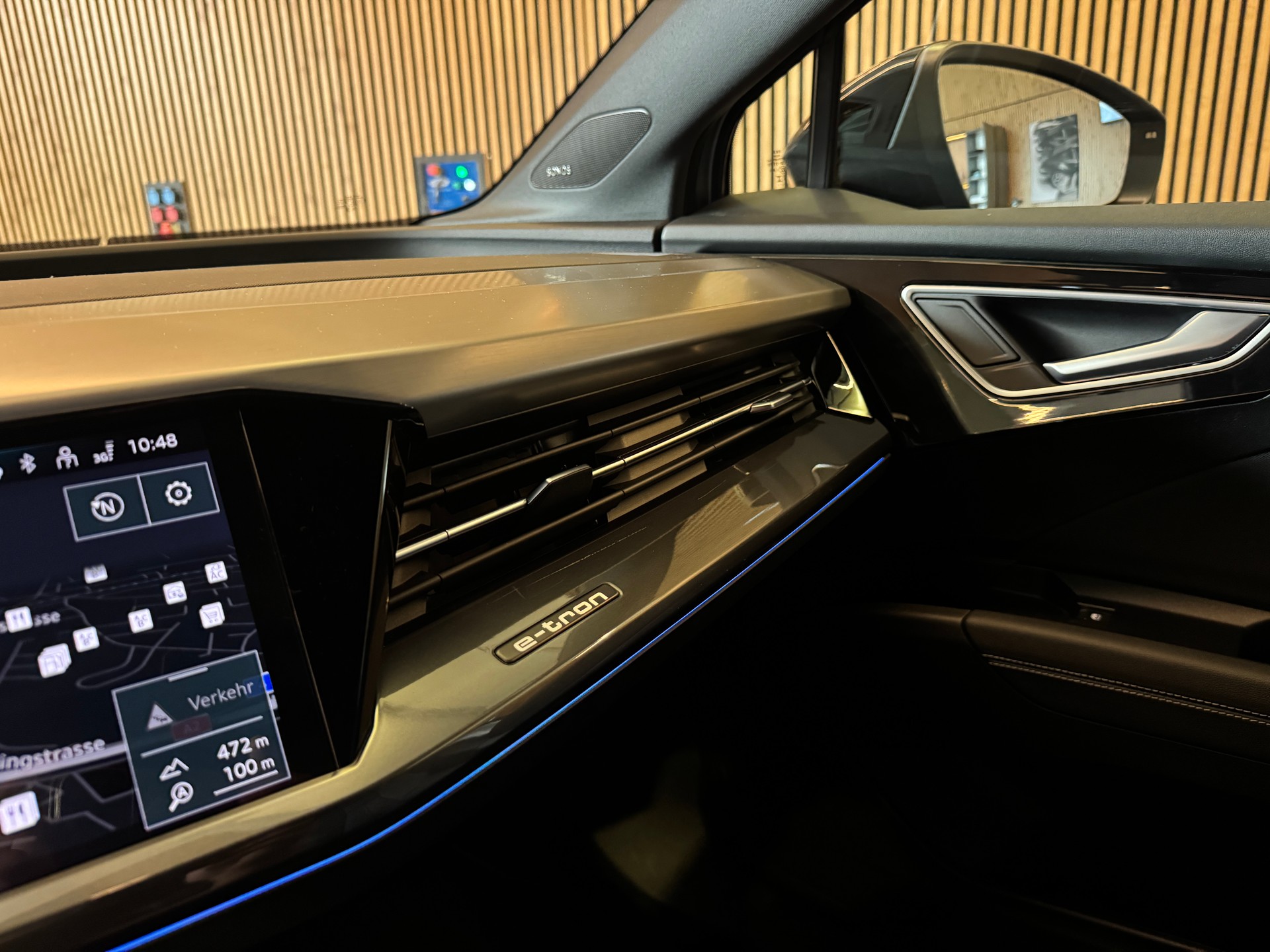 AUDI Q4 e-tron Sportback 45 quattro S Line-image-15
