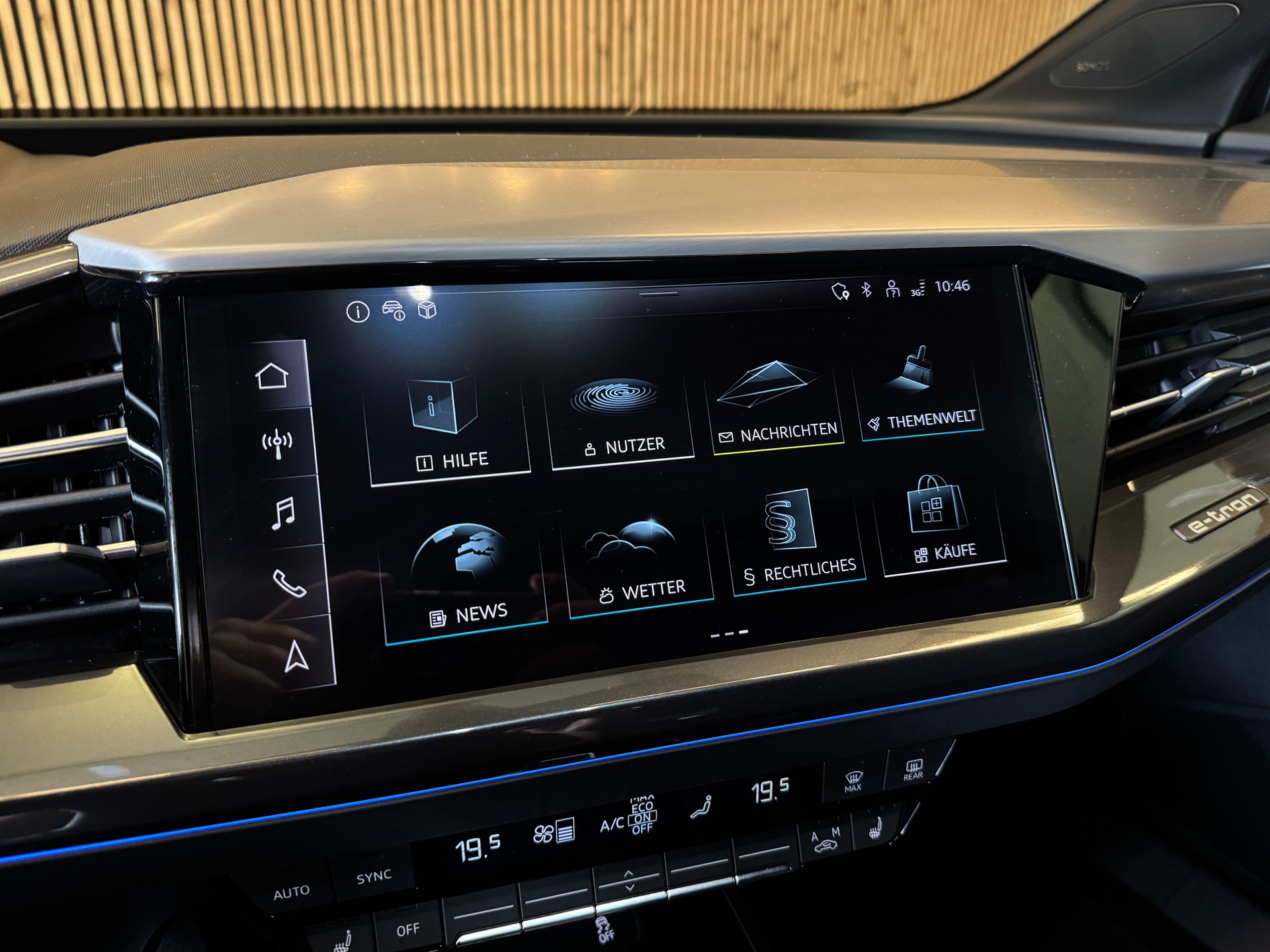 AUDI Q4 e-tron Sportback 45 quattro S Line-image-23