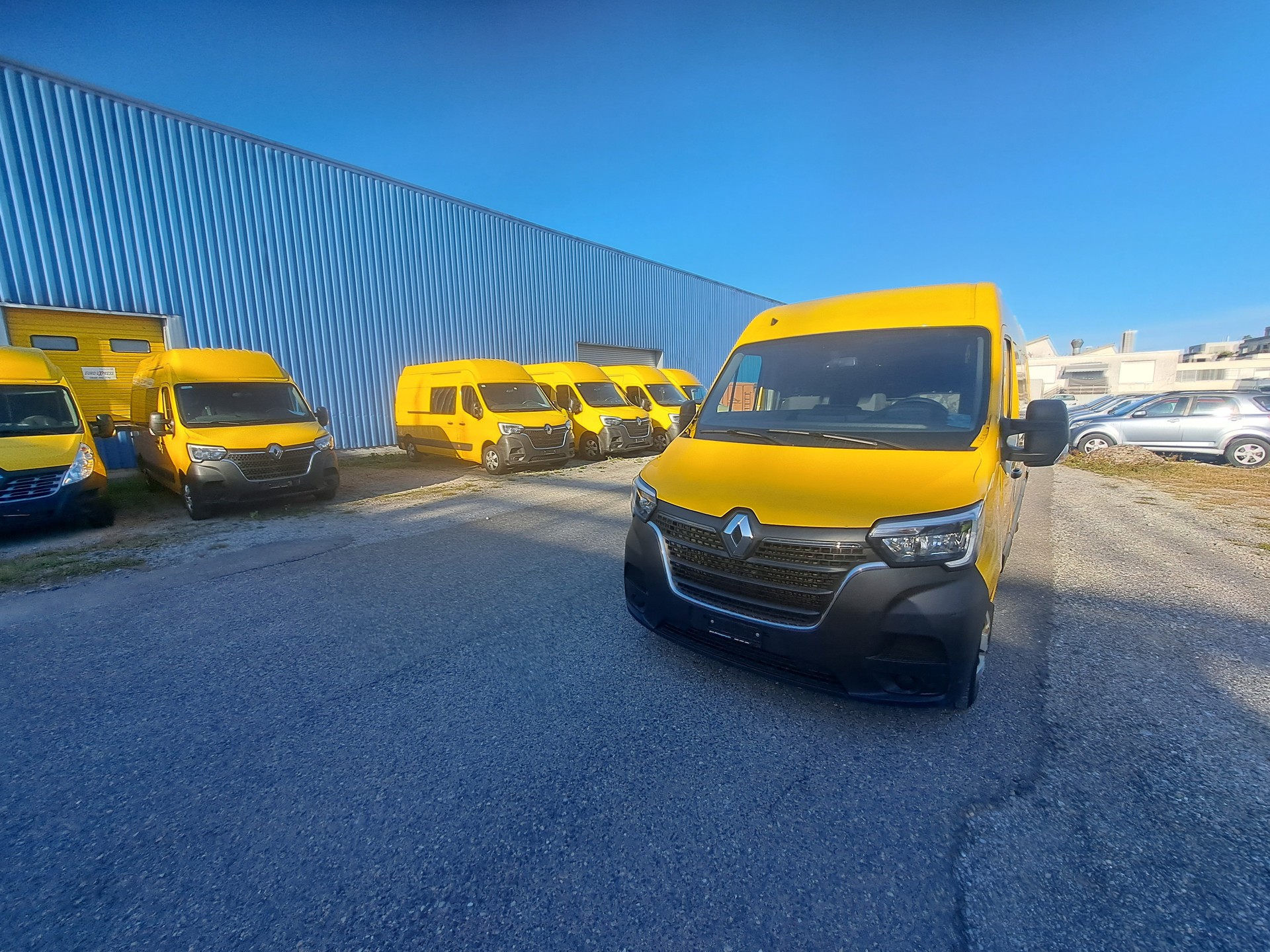 RENAULT Master T35 2.3dCi 135 L3H2-image-1